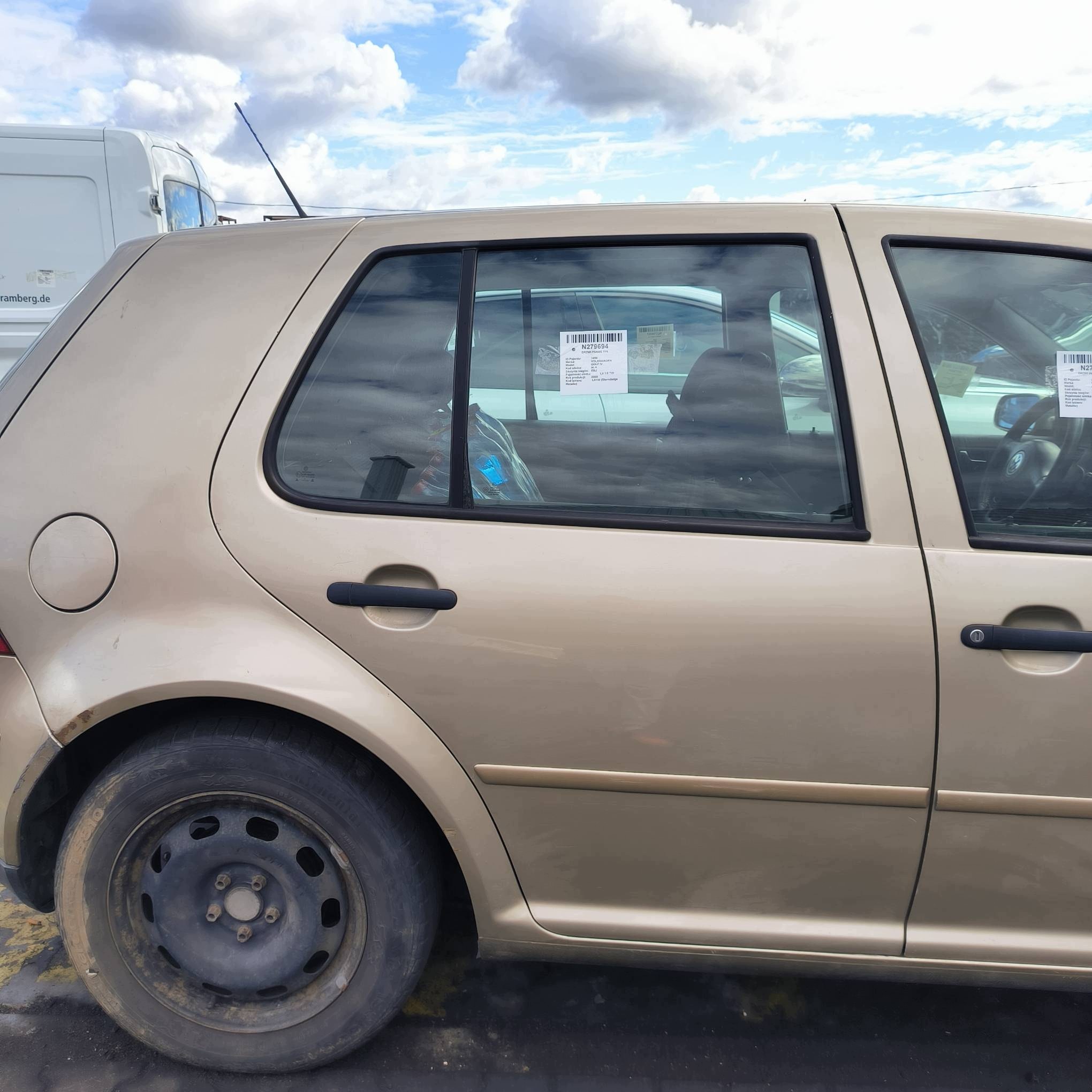 Tür rechts heck LA1W VOLKSWAGEN GOLF IV
