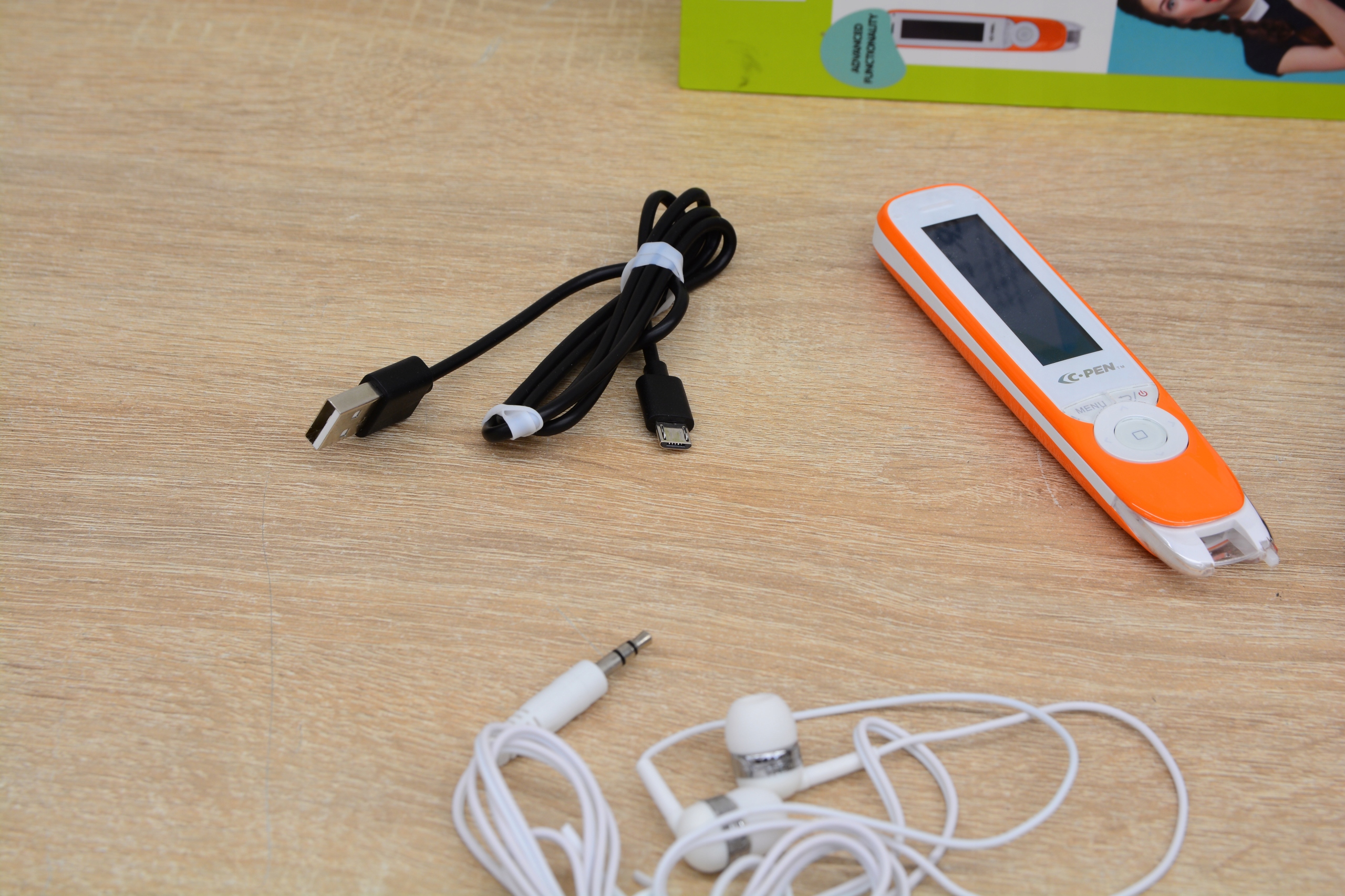 Czytnik zamiany tekstu na mowę C Pen Exam Reader 2 OCR tłumacz 10+ języków Model EXAM