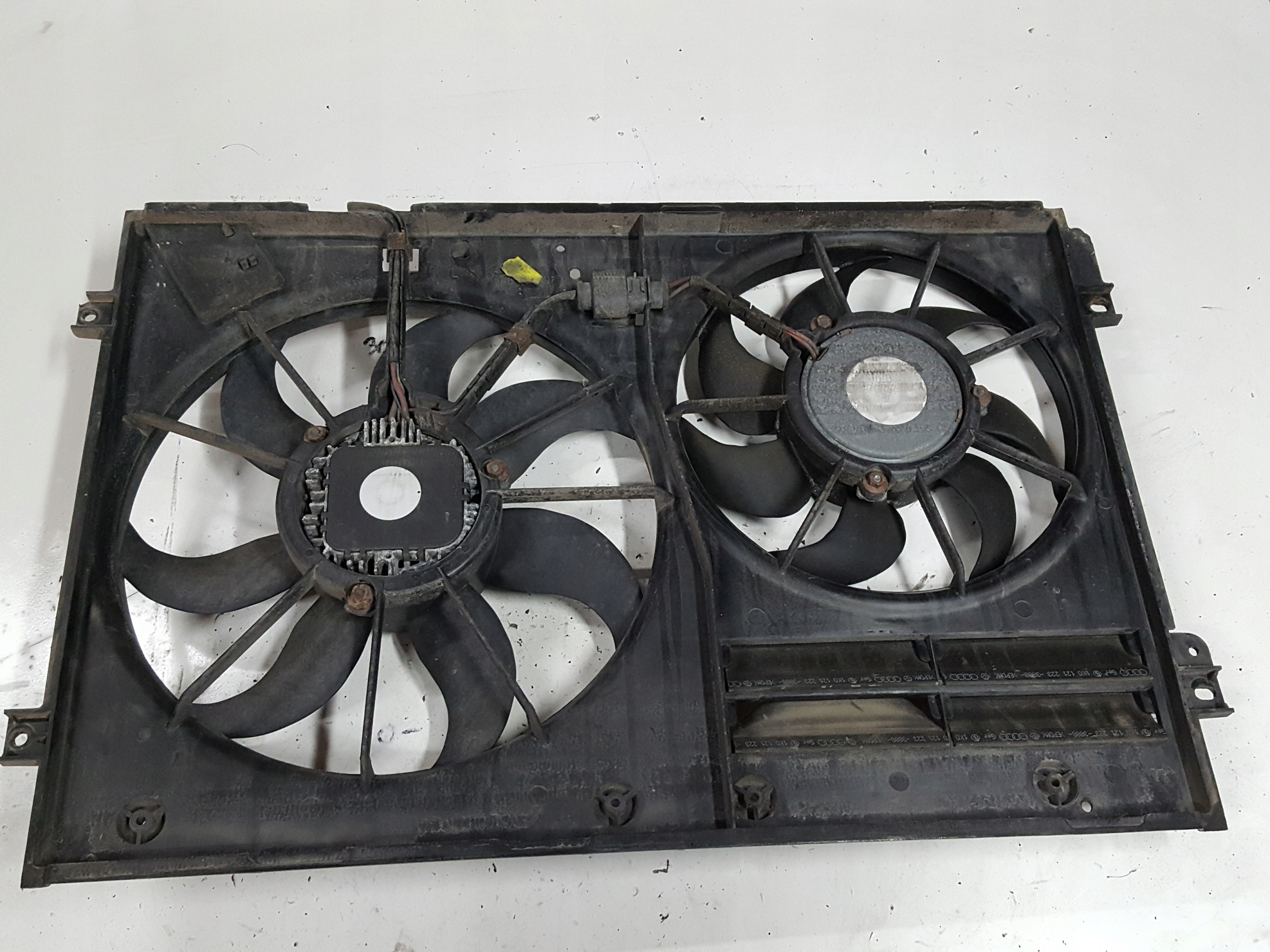 SKODA OCTAVIA 2 II 2.0 TDI CEG WENTYLATORY CHŁODNICY 1K0121207BC Numer katalogowy części 1K0121207BC