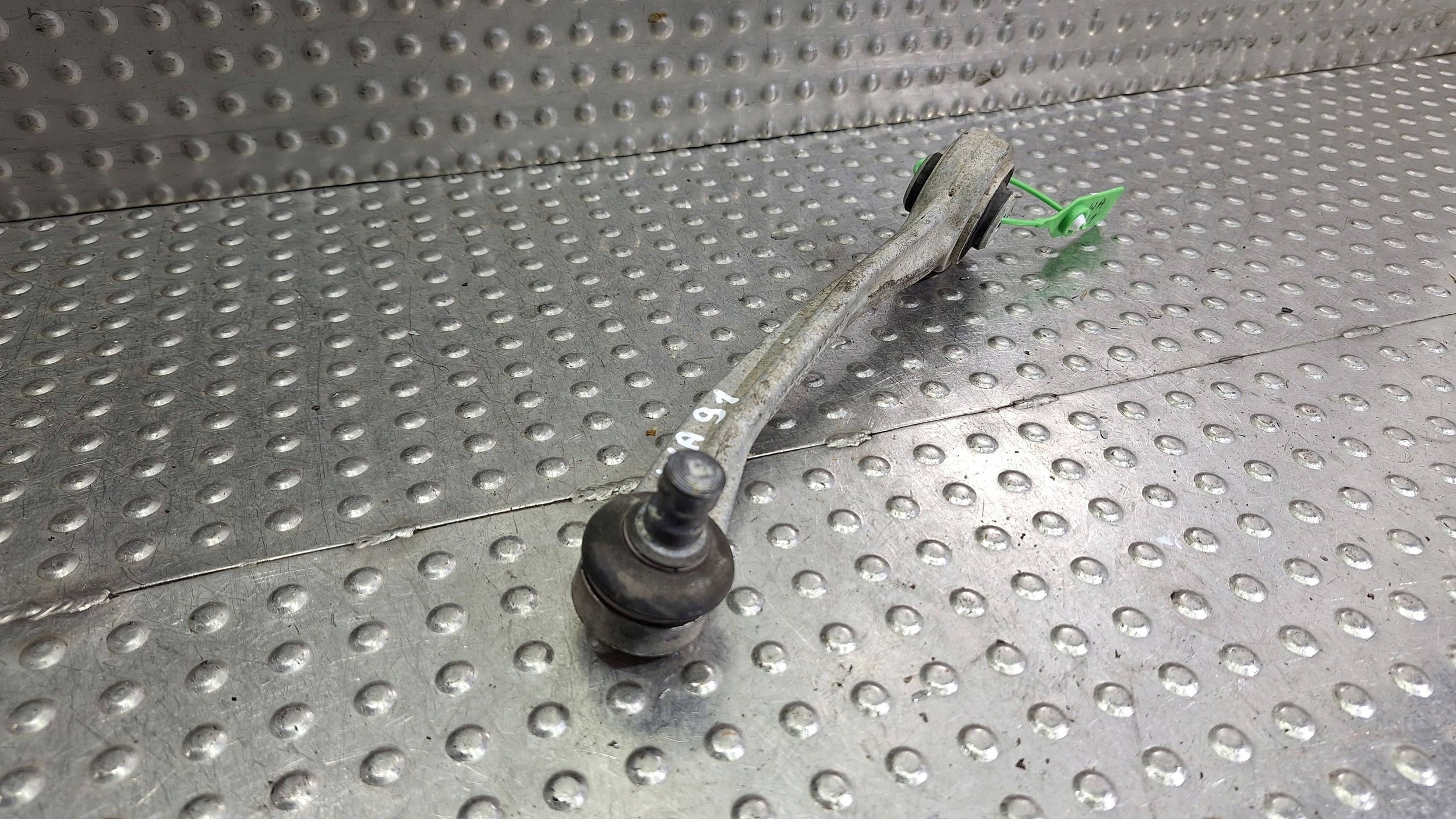 arm left front upper 8K0407509A AUDI A4 B8 A5 8T Q5 8R