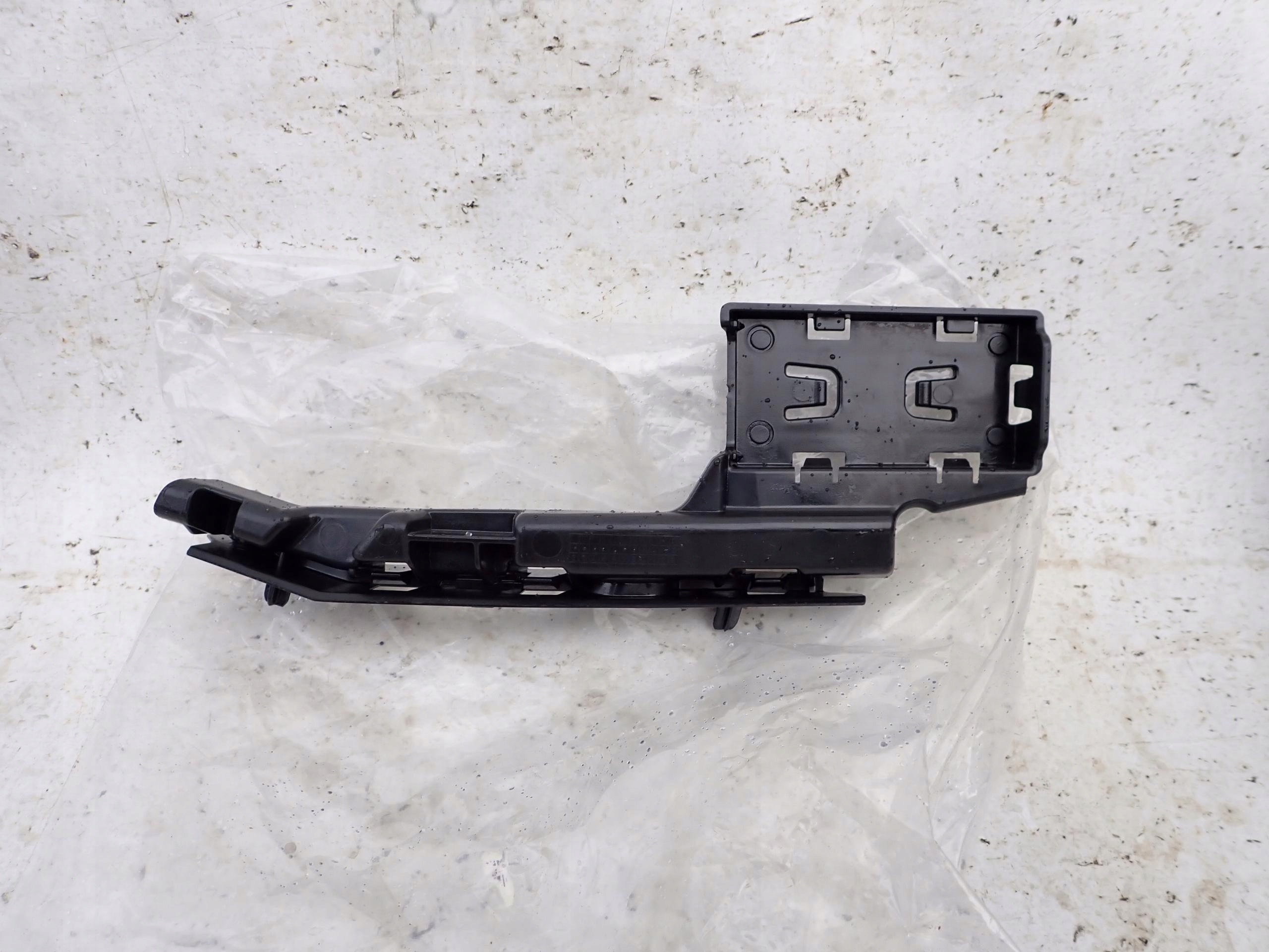 SKODA OCTAVIA IV 19- bumper bracket right front