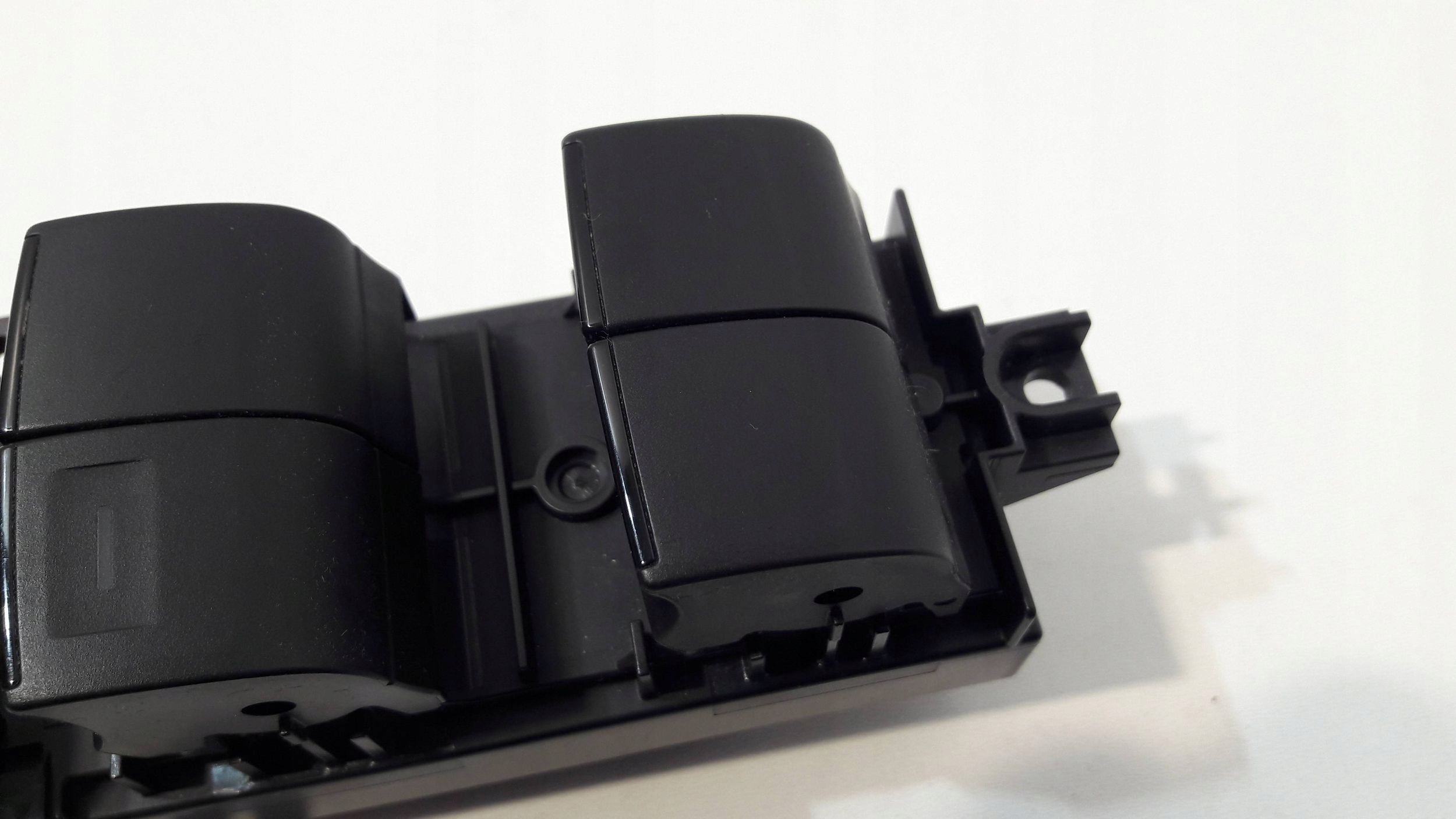 Toyota Yaris Cross control panel window control switch 840400D020 (PS12)