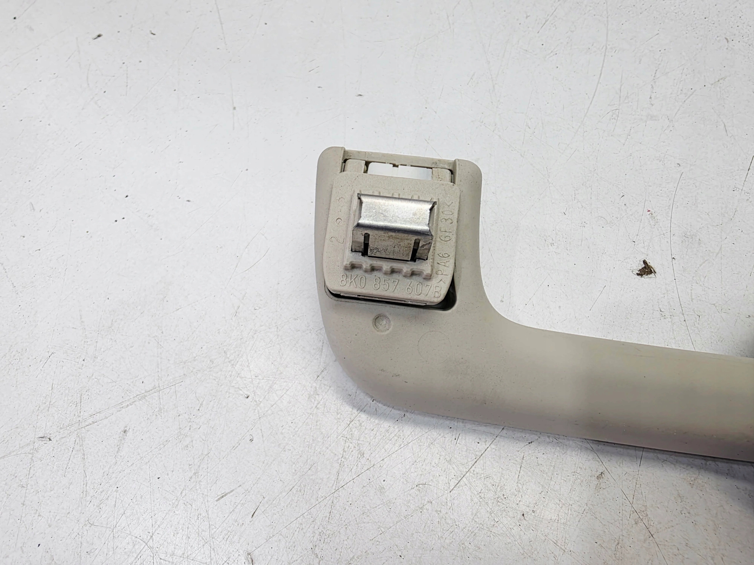 Handgriff Haltegriff Dachhimmel Dachverkleidung links oder rechts vorne AUDI A4 B8 A5 8T Q5 8K0857607B ohne