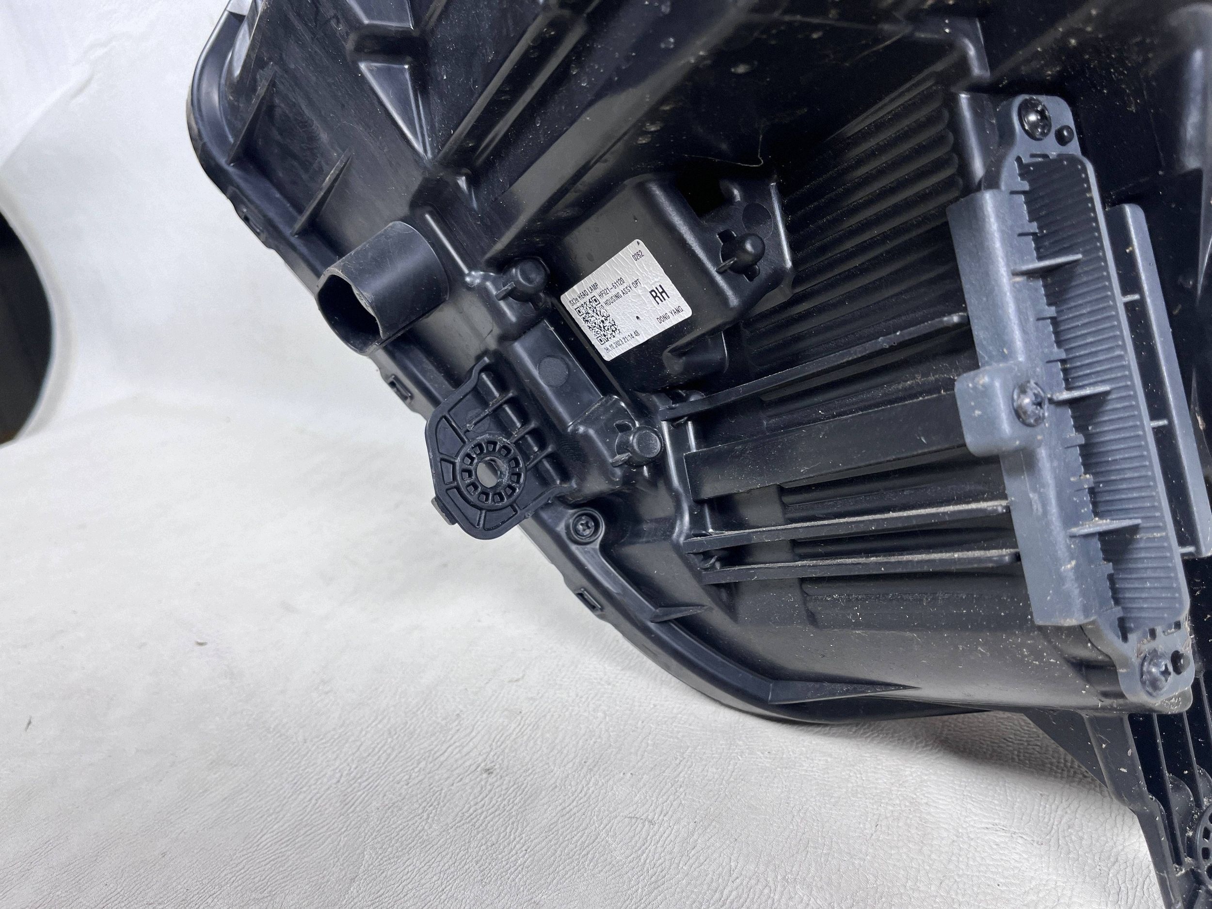 Hyundai Kona 2 II 22- Full Led light right front front