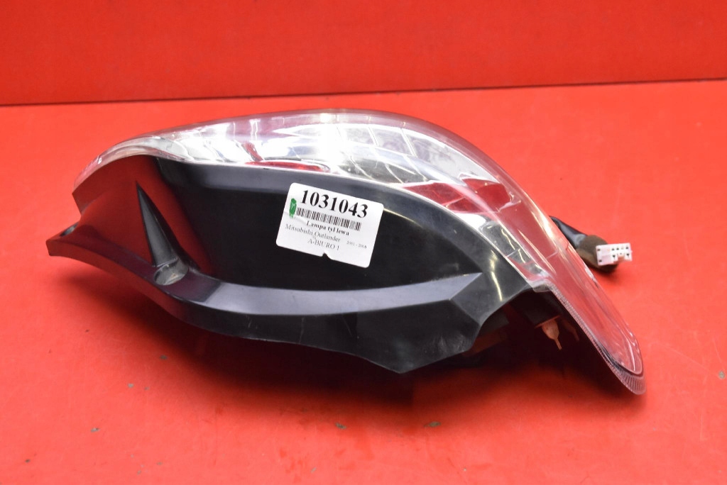 light left rear part rear 220-87581 MITSUBISHI OUTLANDER 1 and 01-08