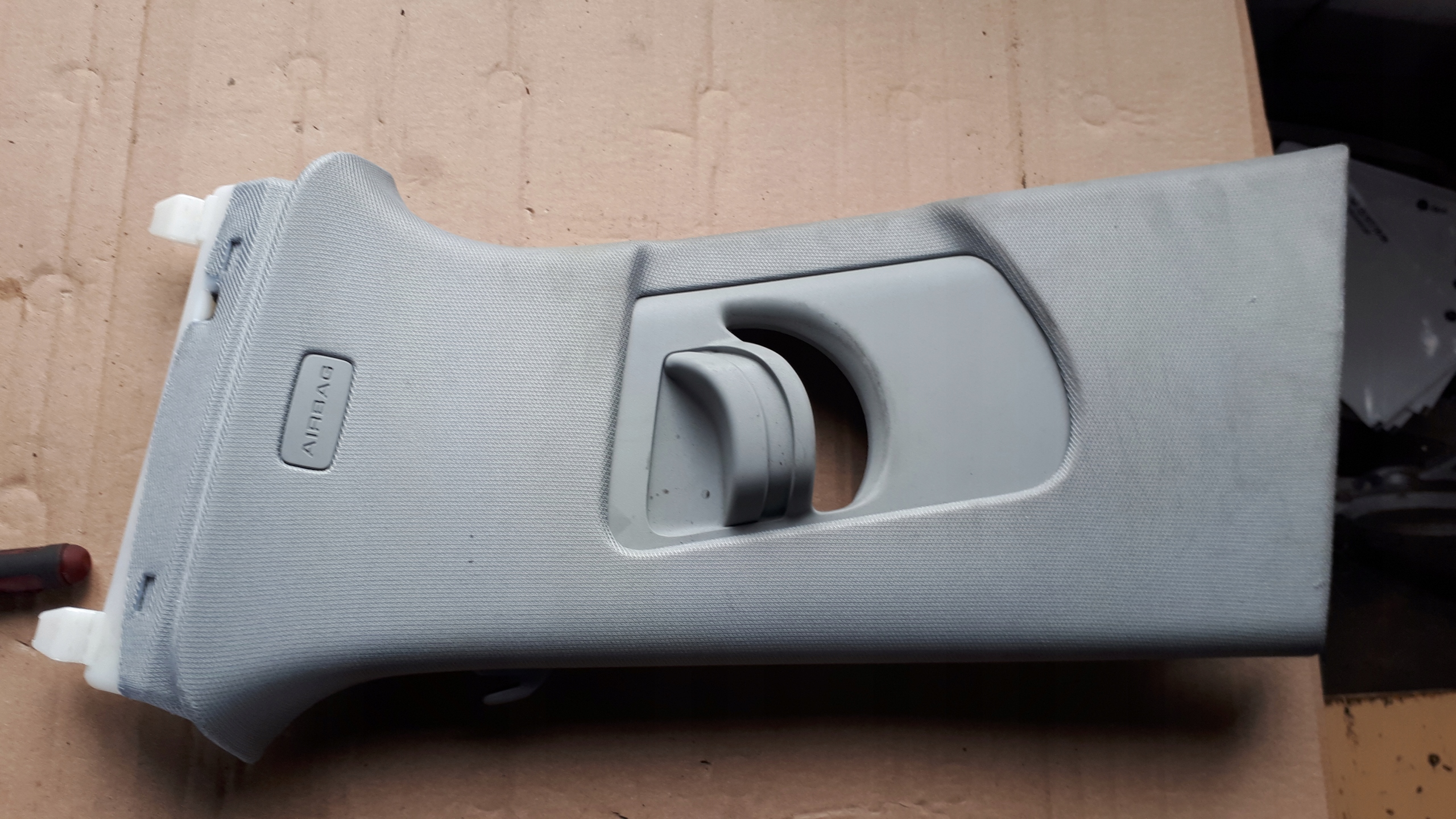A4 B9 8W cover side SLUPKA left front