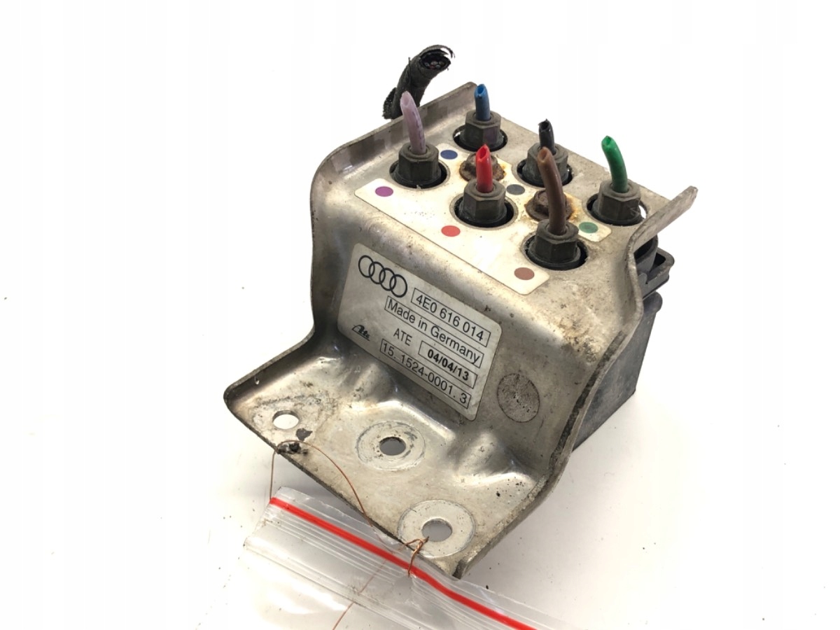 ROZDZIELACZ ZAWIESZENIA AUDI A8 D3 02-10 4E0616014
