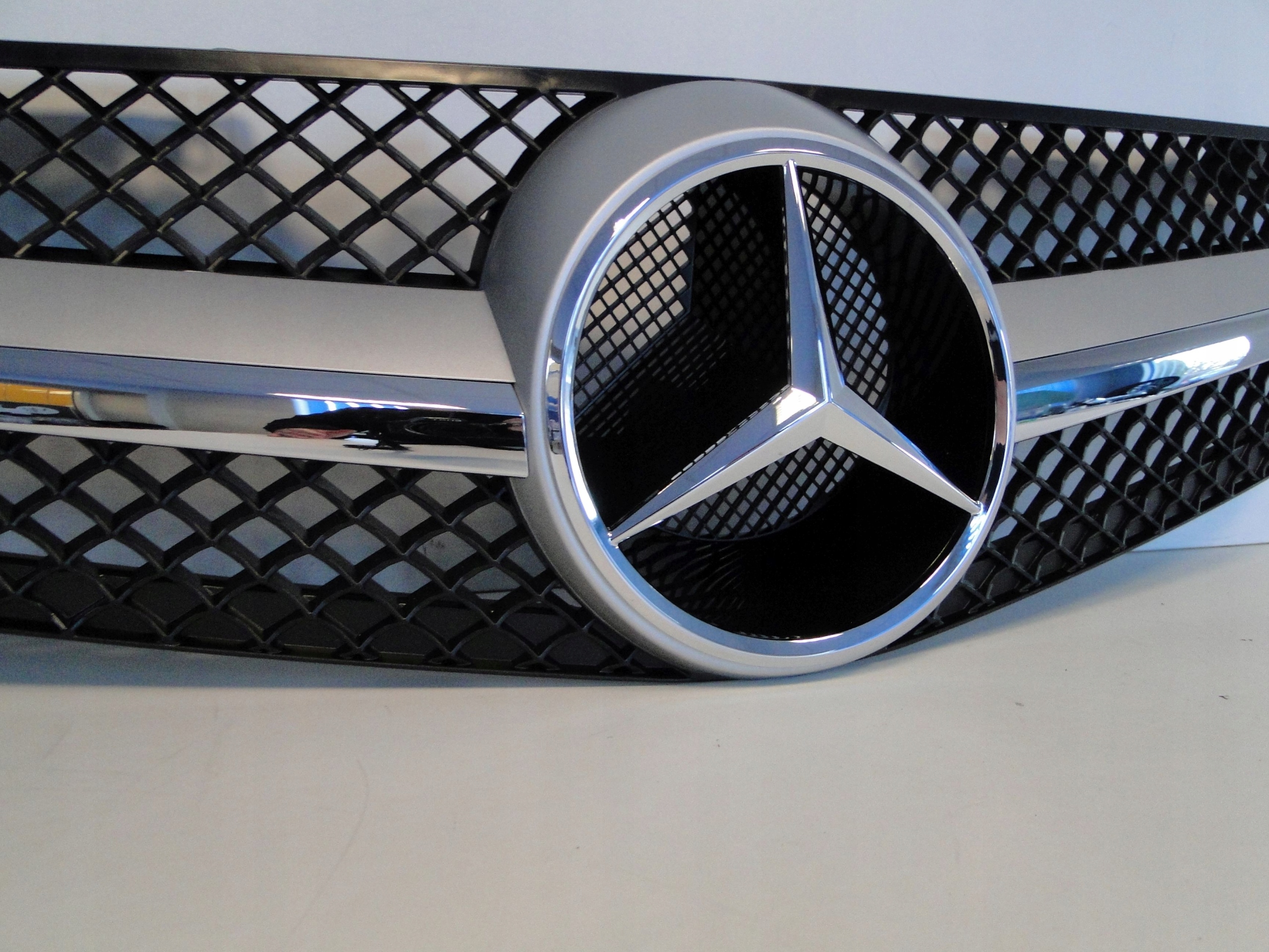 MERCEDES SL R230 230 LIFT PO LIFCIE GRILL ATRAPA SREBRNY Producent części Mercedes-Benz OE