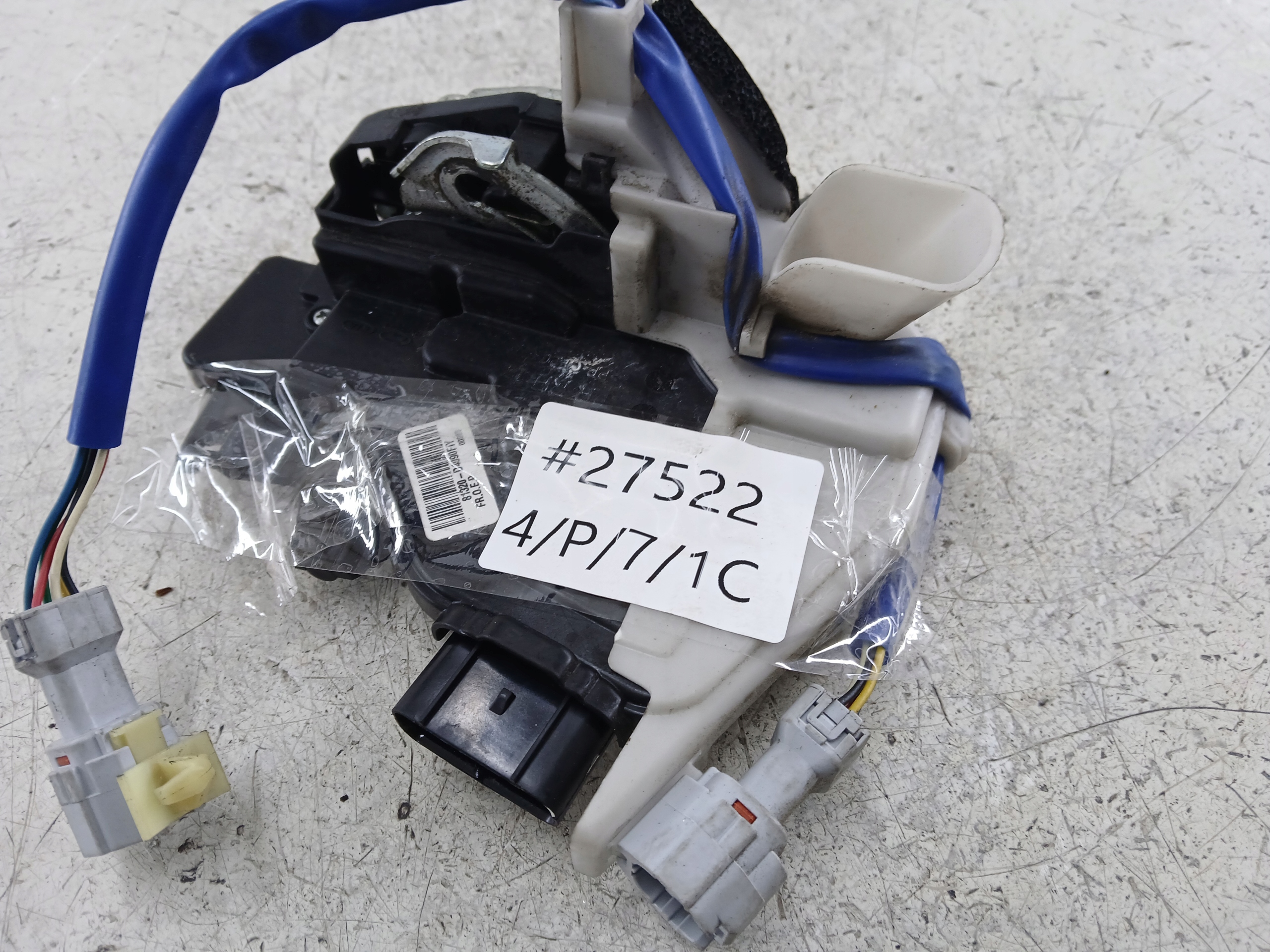 KIA OPTIMA IV lock door right front 81320-D4090