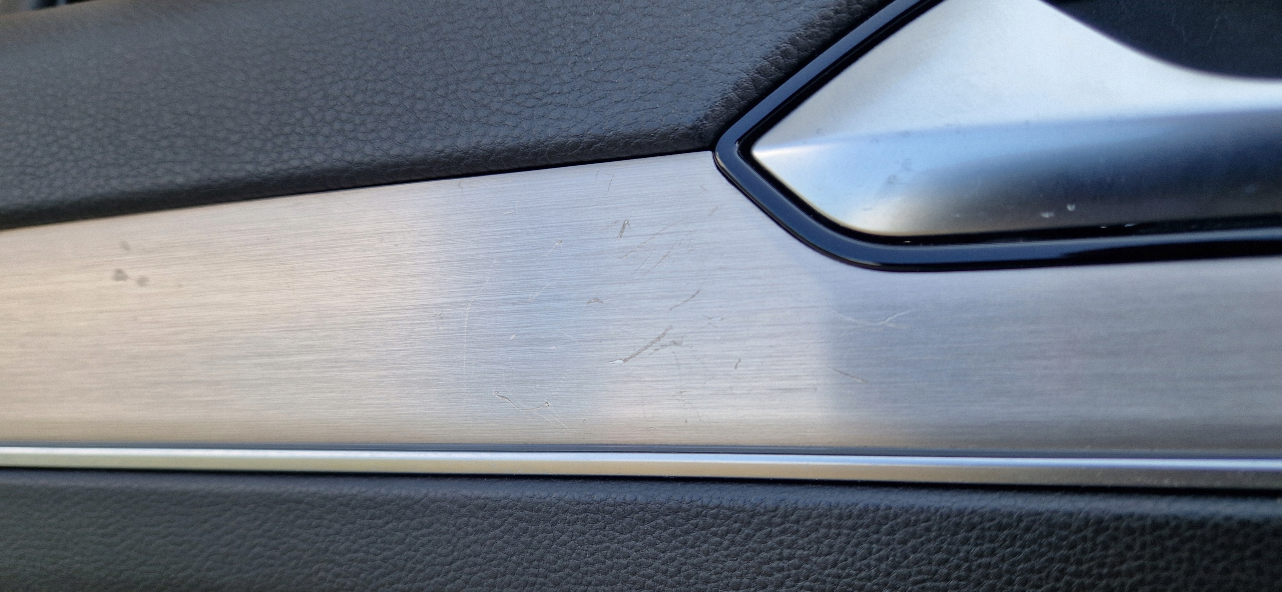 side PASSAT B8 sedan leather mouldings ALU as new