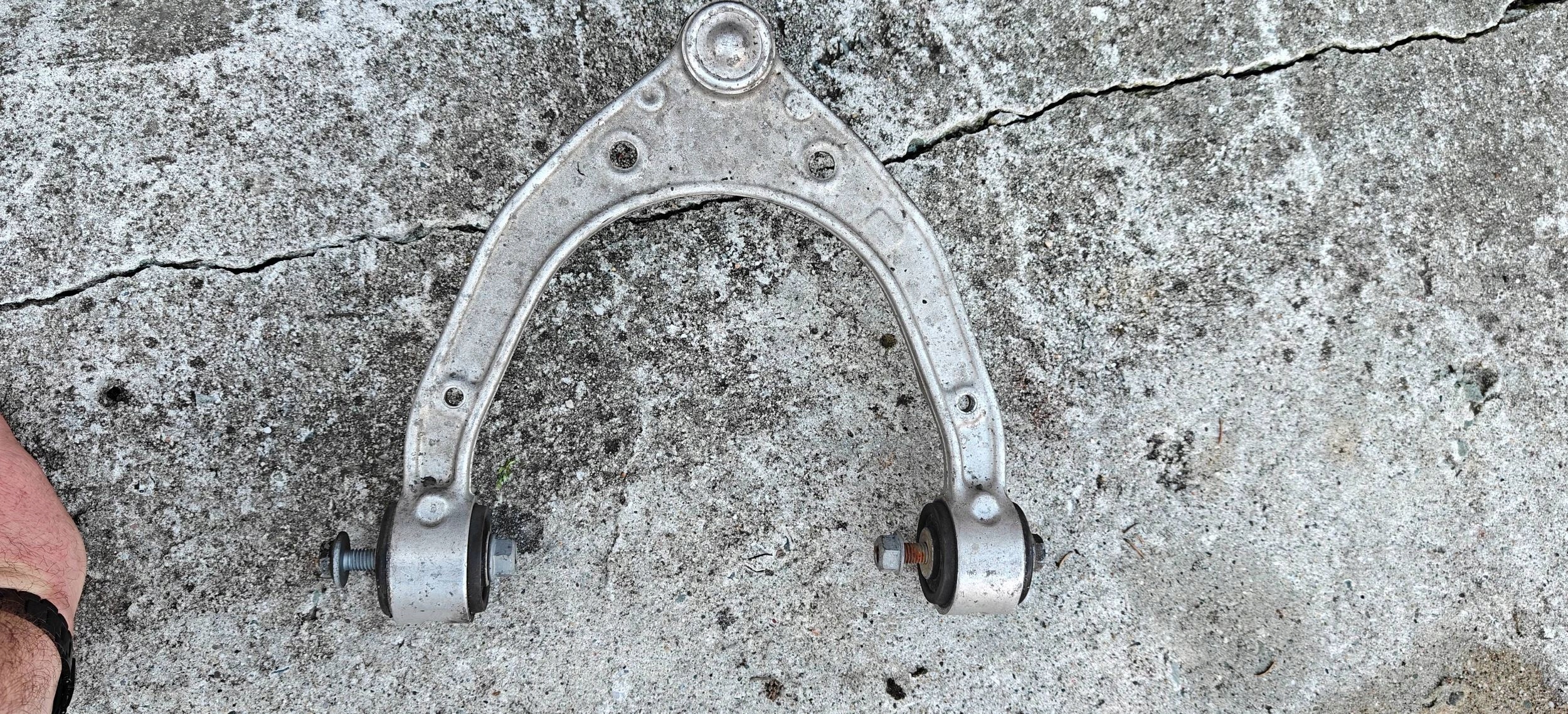 Volkswagen Touareg II 2 7P 10- k1953-04 right arm front front upper