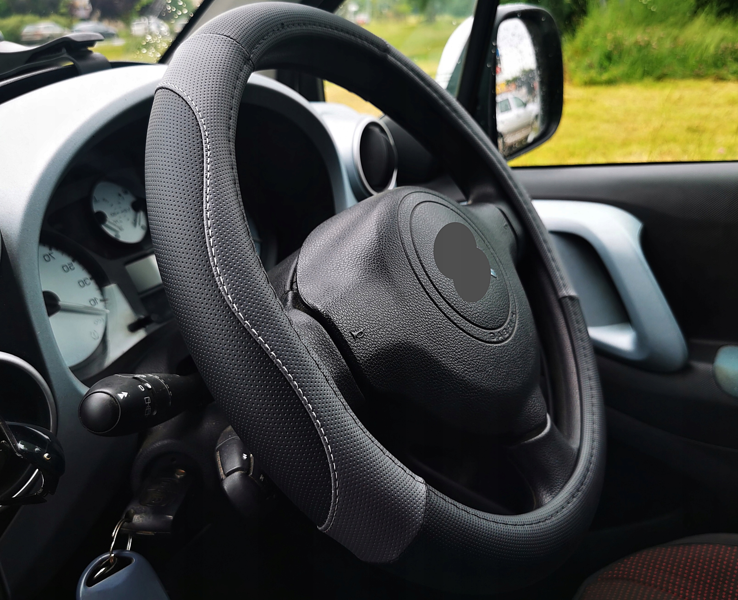 Pokrowiec nakładka na kierownice czarno szara średnica zewnęt. 37-39 cm. EX Producent inny