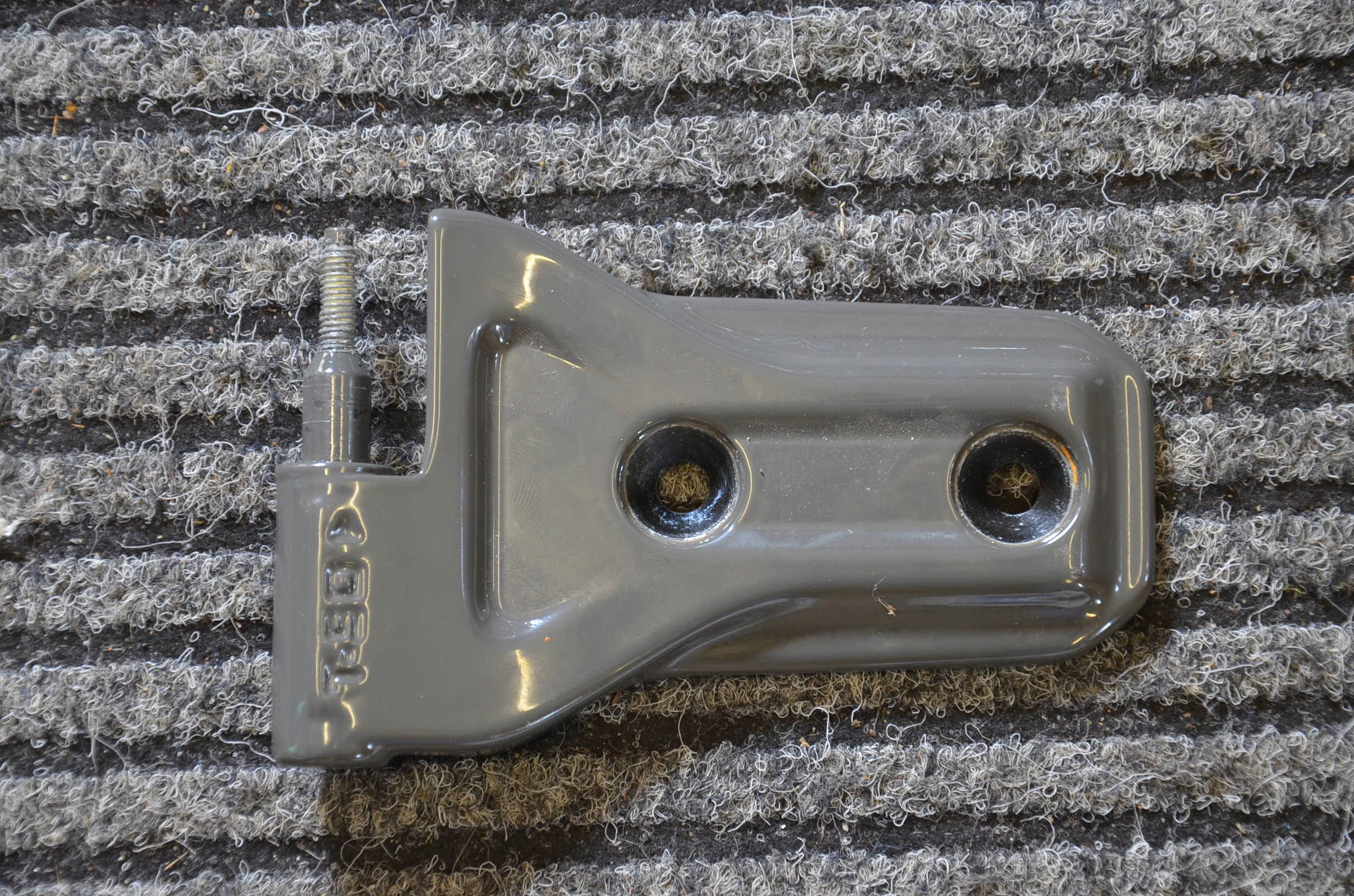 ПЕТЛЯ ДЛЯ ПРАВОЇ ДВЕРІ JEEEP WRANGLER JL