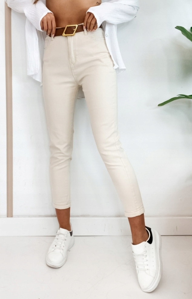 ELEGANCKIE SPODNIE JEANSOWE MOM FIT BOYFRIEND JASNE ECRU Z PASKIEM ROZMIARY Model BOYFRIEND MOM FIT Z PASKIEM