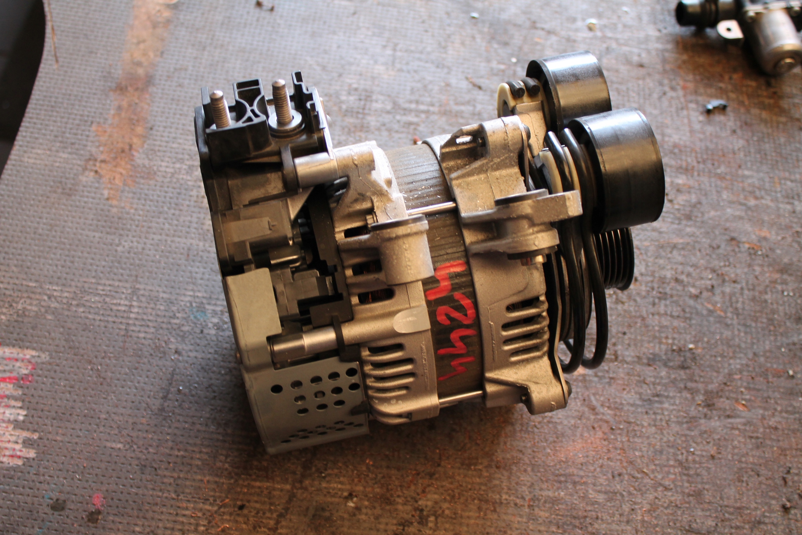 4244. alternatore VOLVO 32383087