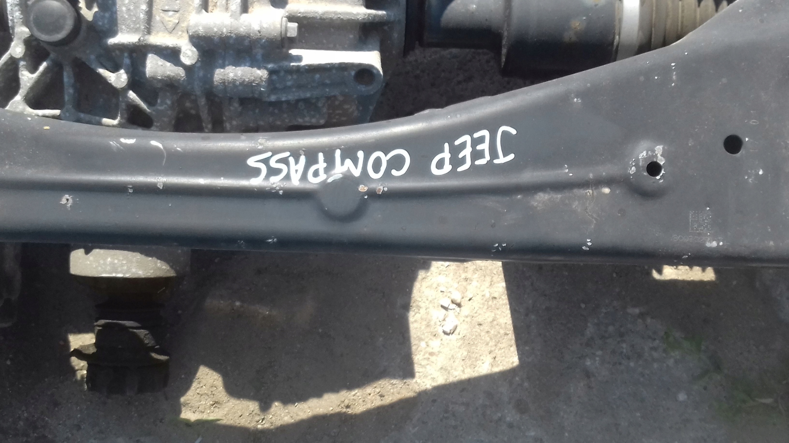 OŚ BELKA ZAWIESZENIA TYŁ TYLNE JEEP COMPASS II 4X4 Producent części Jeep OE