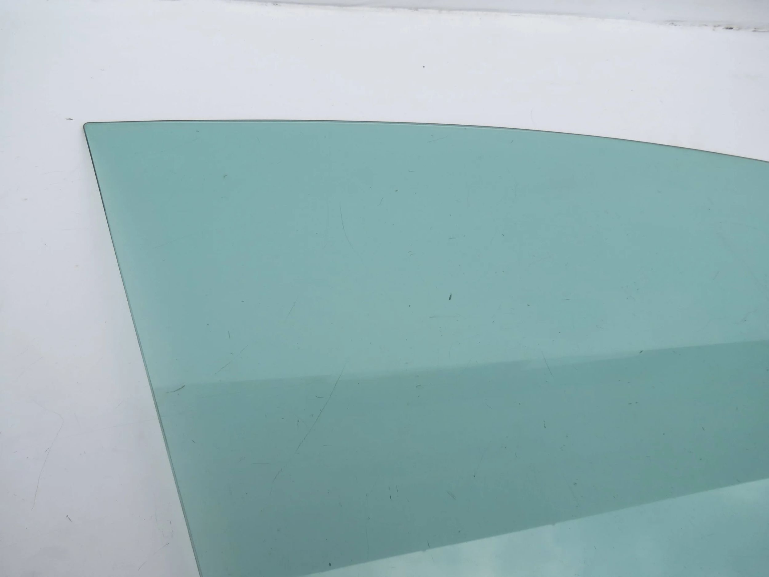 window right right front AUDI Q7 4L 43R001582