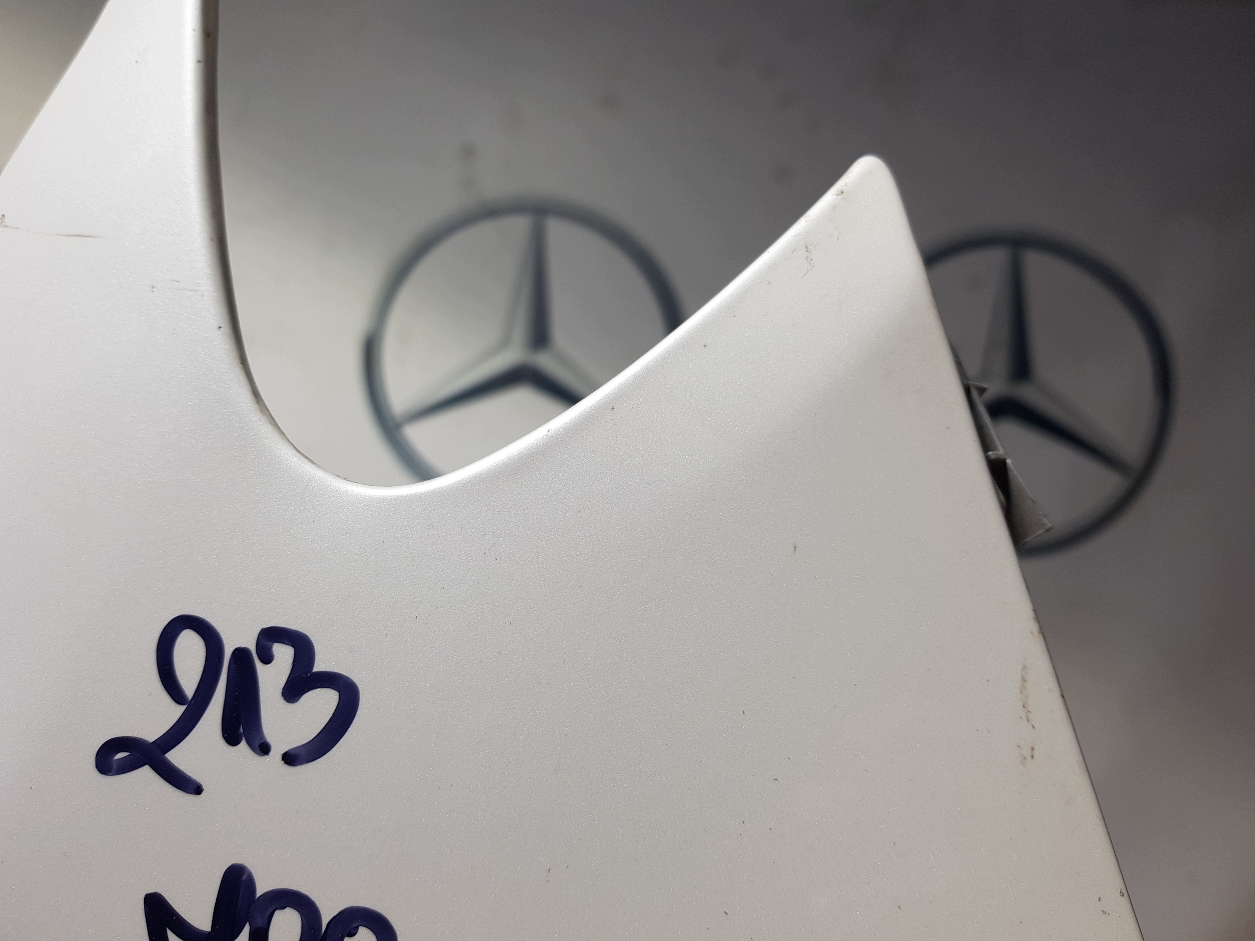 fender right front MERCEDES W213 799