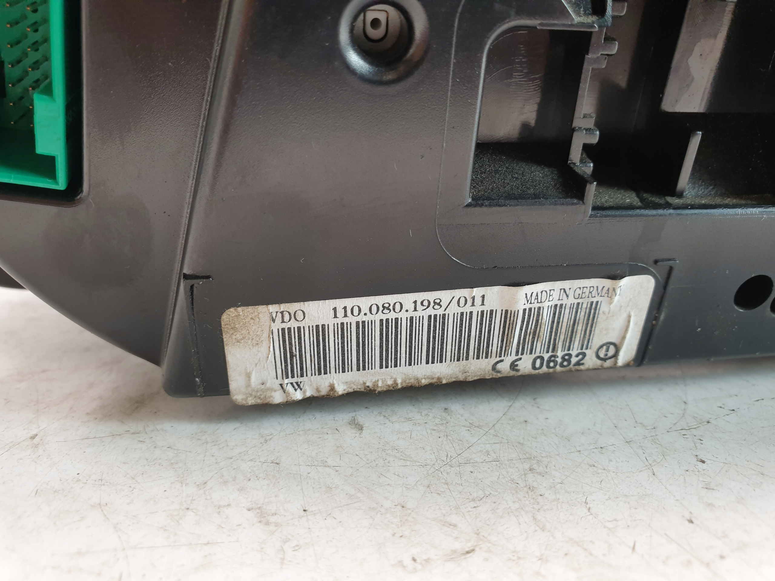 спидометр часы volkswagen oe 110080198