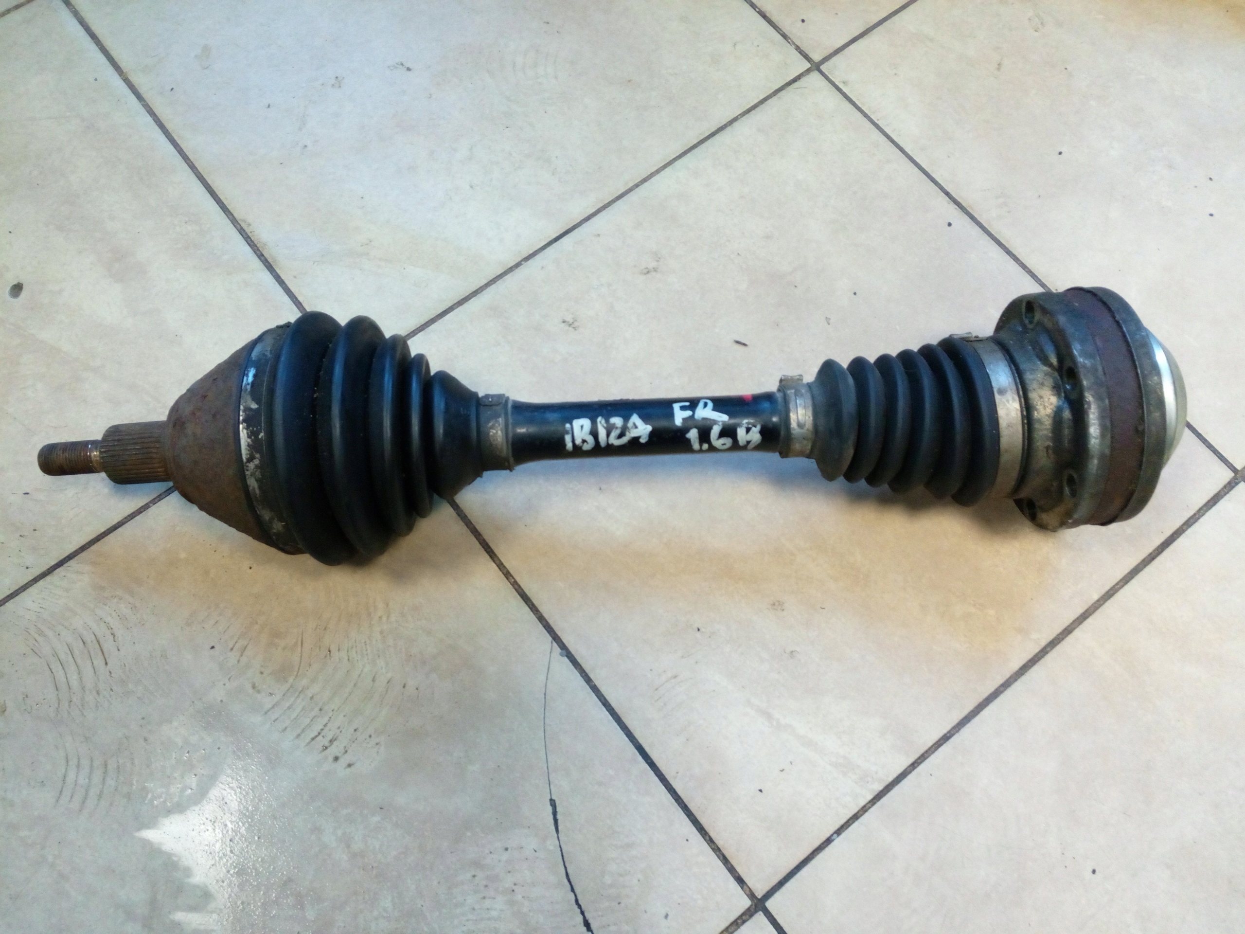 6R0407761S - ПОЛУОСЬ SEAT IBIZA 6J ПЕРЕДНИЙ ОРИГ.*