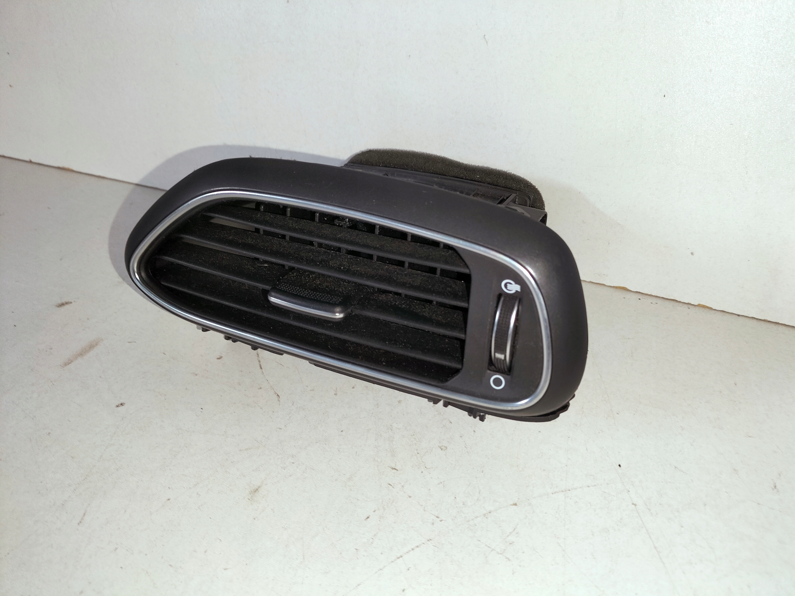 grid air conditioning devices front right HYUNDAI I30 III 17