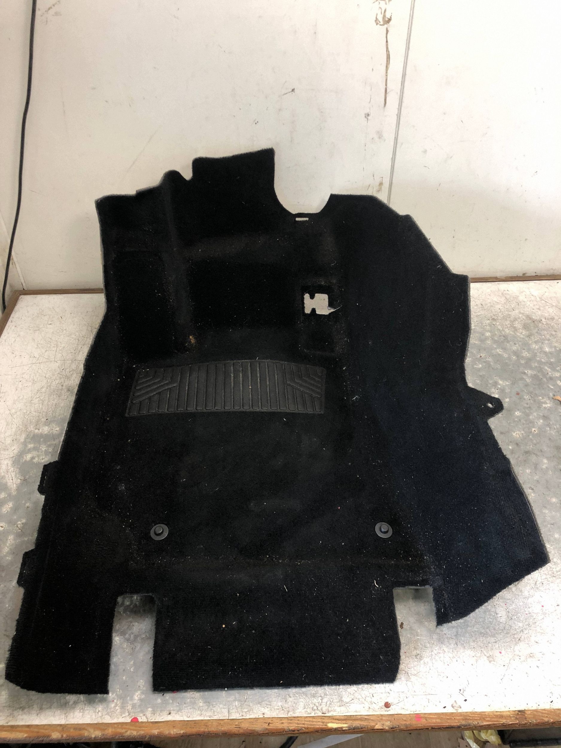 floor mats left front MERCEDES W212 A2126803140