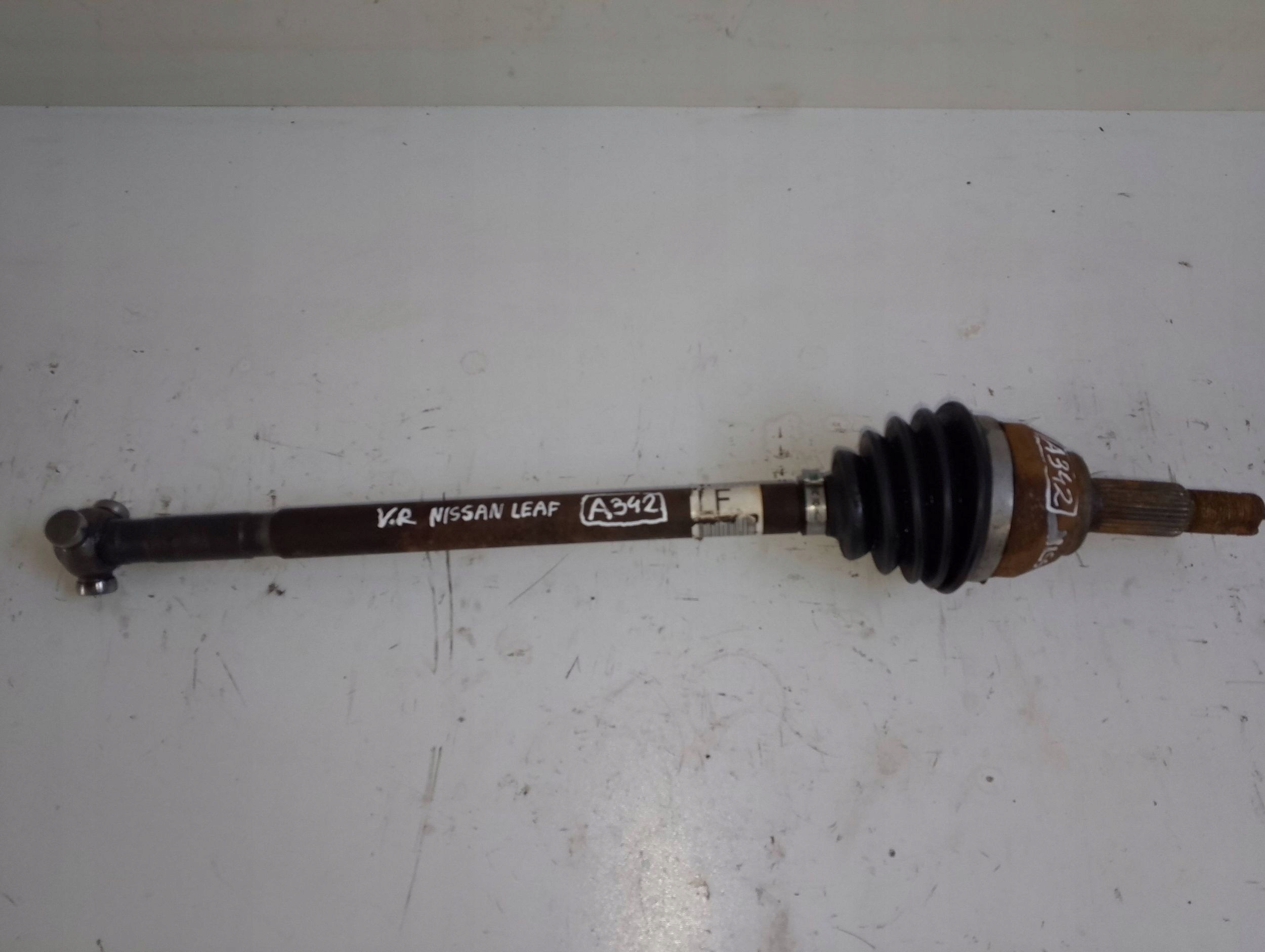 Nissan Leaf II semi-axis front right 3910055A1B (A342)