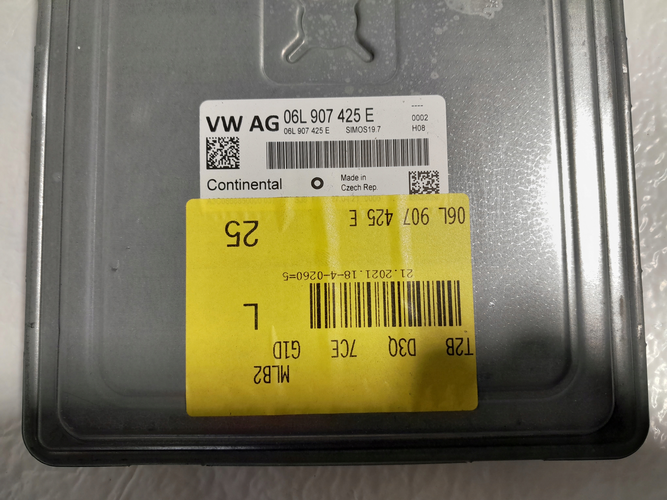 AUDI A4 B9 LIFT control unit computer of the engine 2.0TFSI 06L907425E