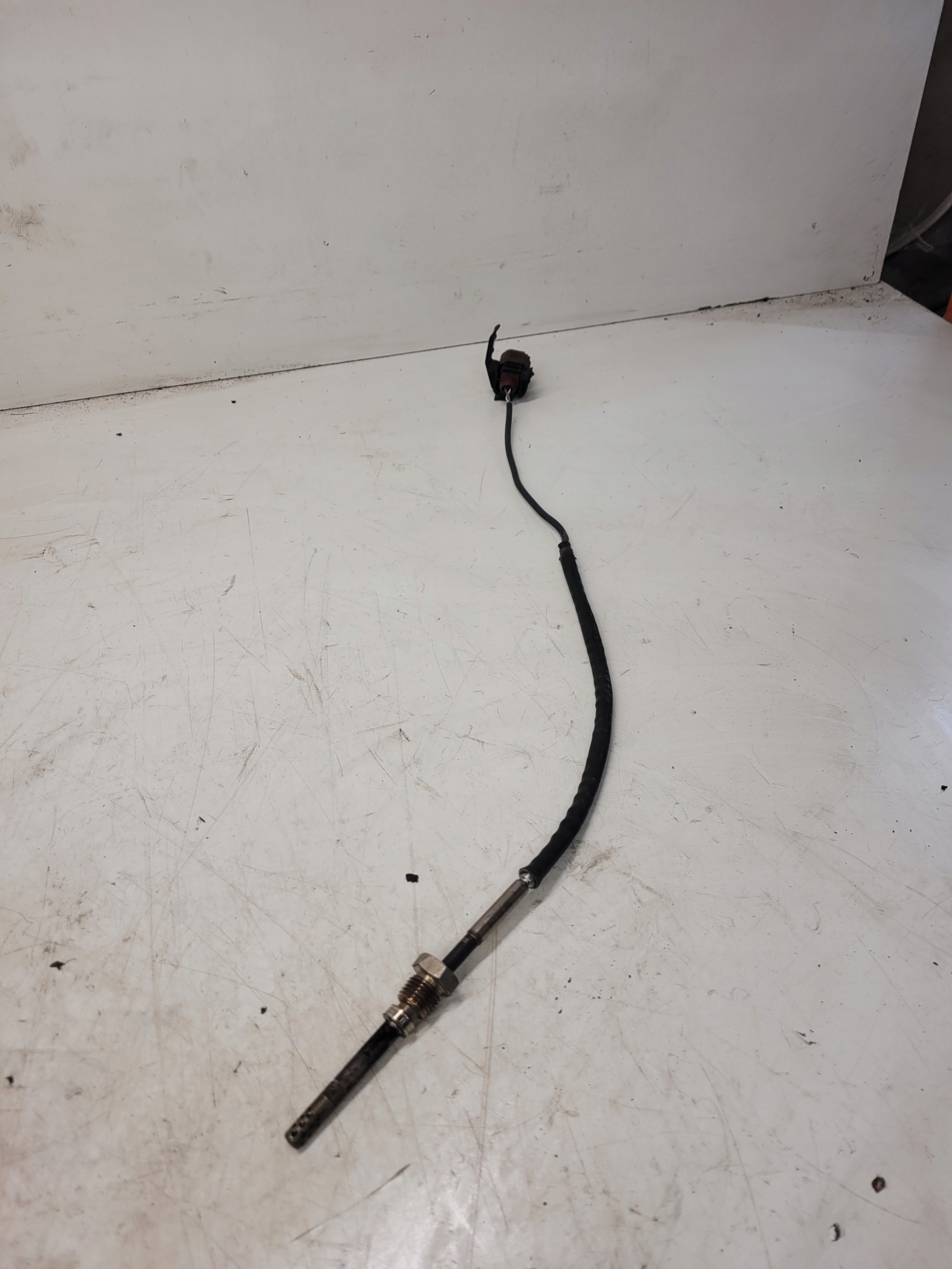 Sensor TEMPERATURY Gase AUDI VW 8K0906088