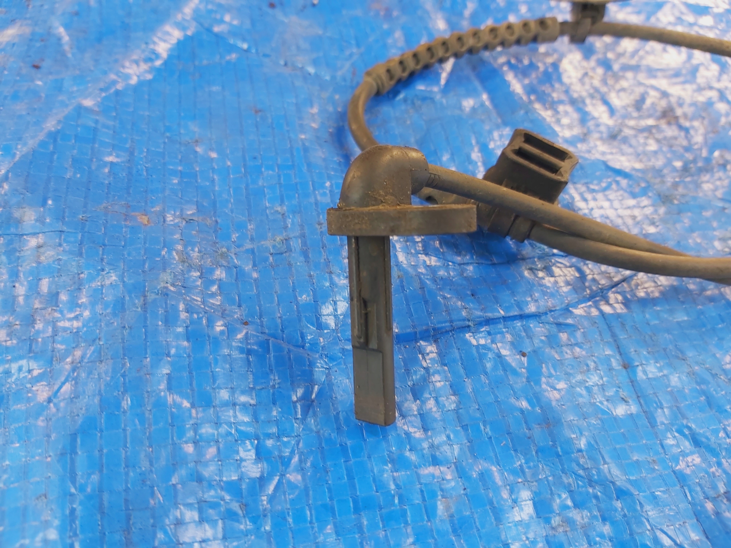 OPEL-CZĘŚCI Mokka Czujnik ABS lewy tył 95371616 Numer katalogowy części GM 95371616 TYLNY PRZEWOD KABEL