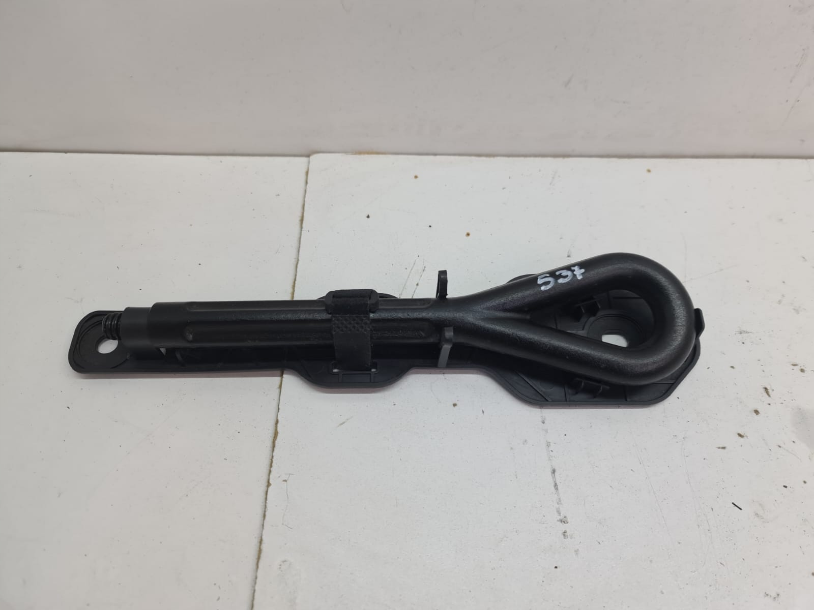 BK31-19B537-AE - КРОНШТЕЙН КРЕПЛЕНИЯ КРЮКА ДЛЯ FORD TRANSIT MK8 2017-2019