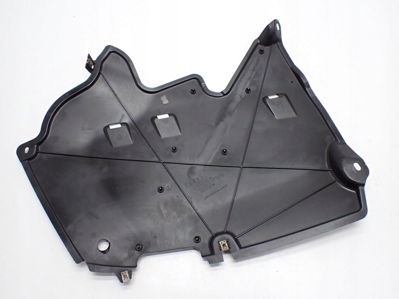 PŁYTA OSŁONA PODWOZIA LEWA 8W0825217A AUDI A4 B9 8W 17R Wersja Europejska