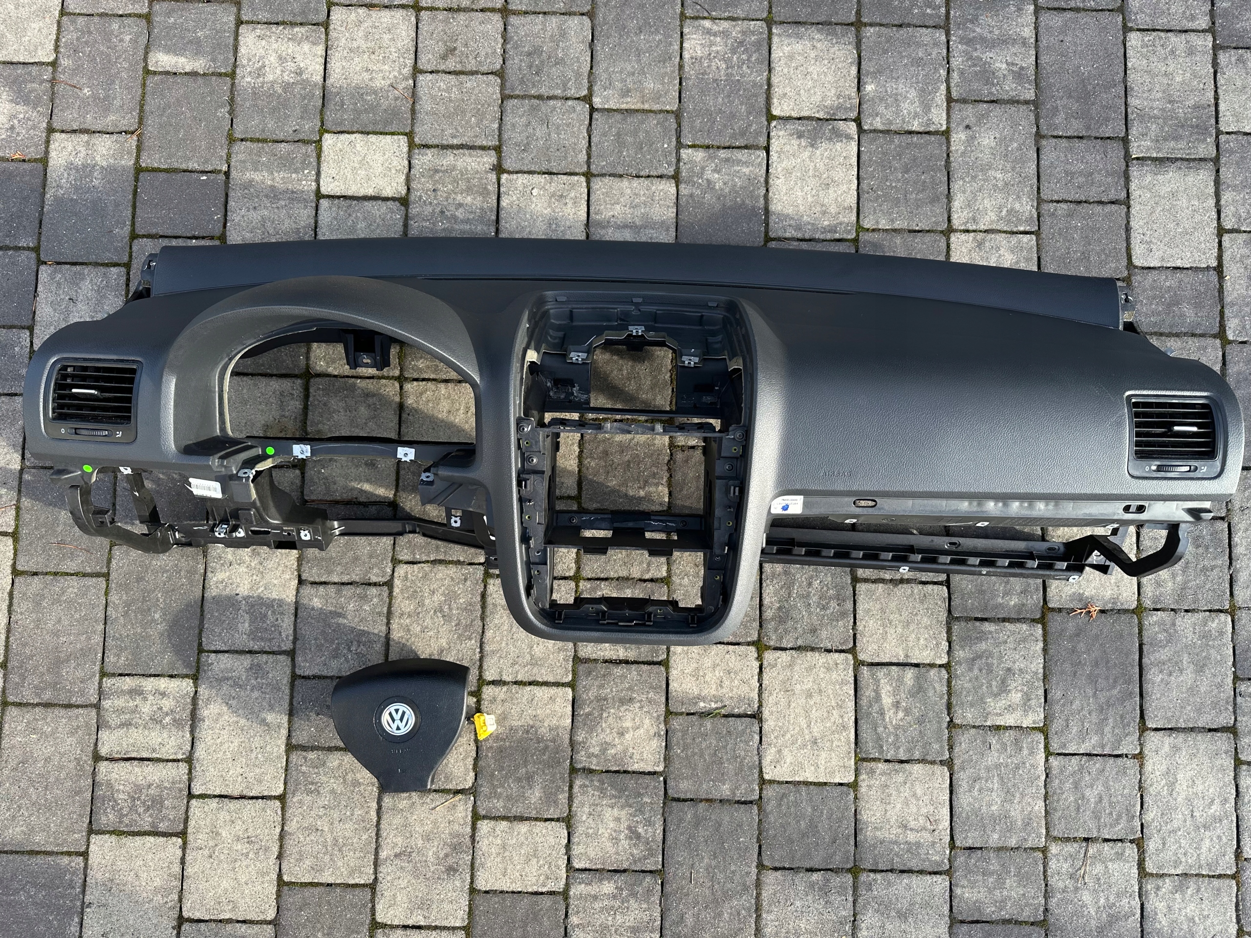 VW GOLF V 5 JETTA III 07r cockpit console dashboard instrument panel AIR BAG airbag