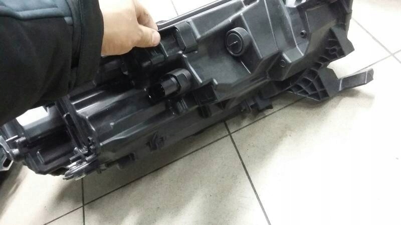 REFLEKTOR left SKODA OCTAVIA IV 19- 5E4941015 OK!