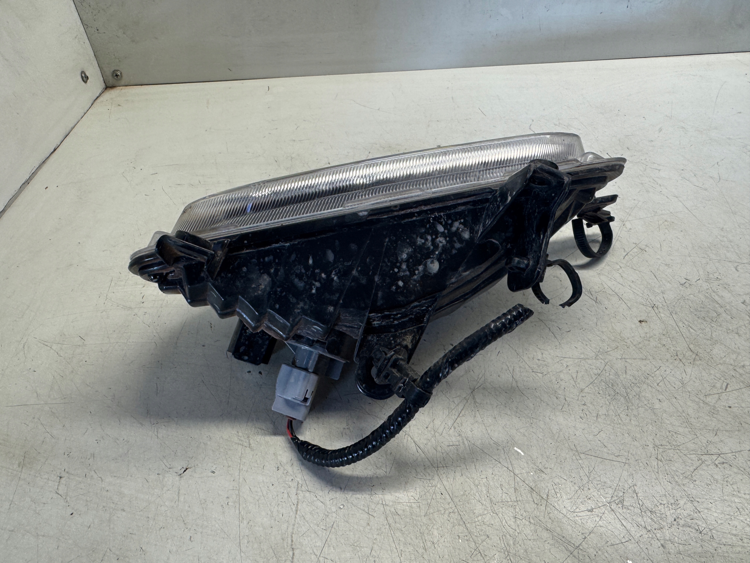 suzuki S-CROSS 21- ГАЛОГЕН правый передний