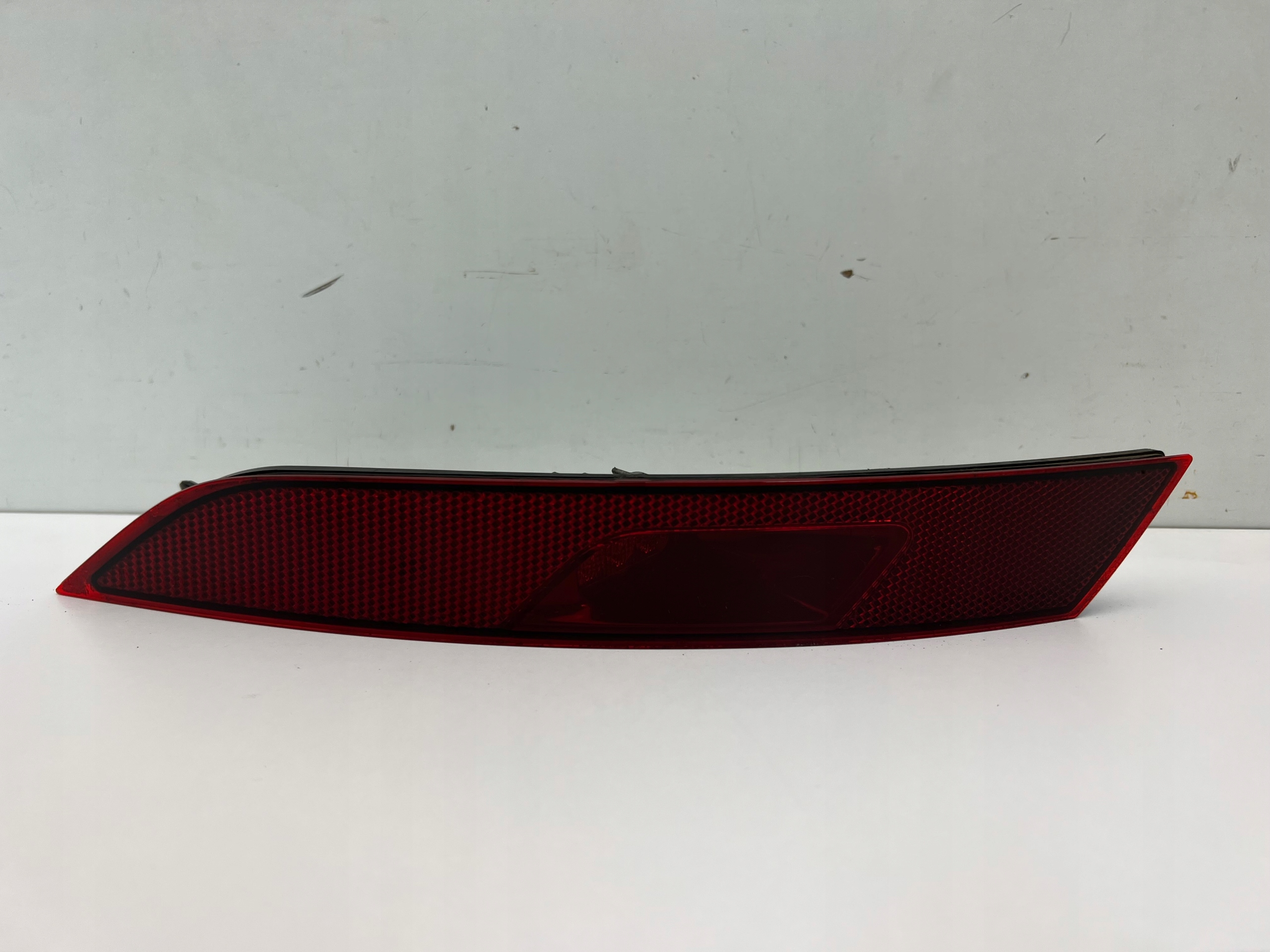POLESTAR 2 II ODBLASK ZDERZAKA TYLNEGO LED LEWY