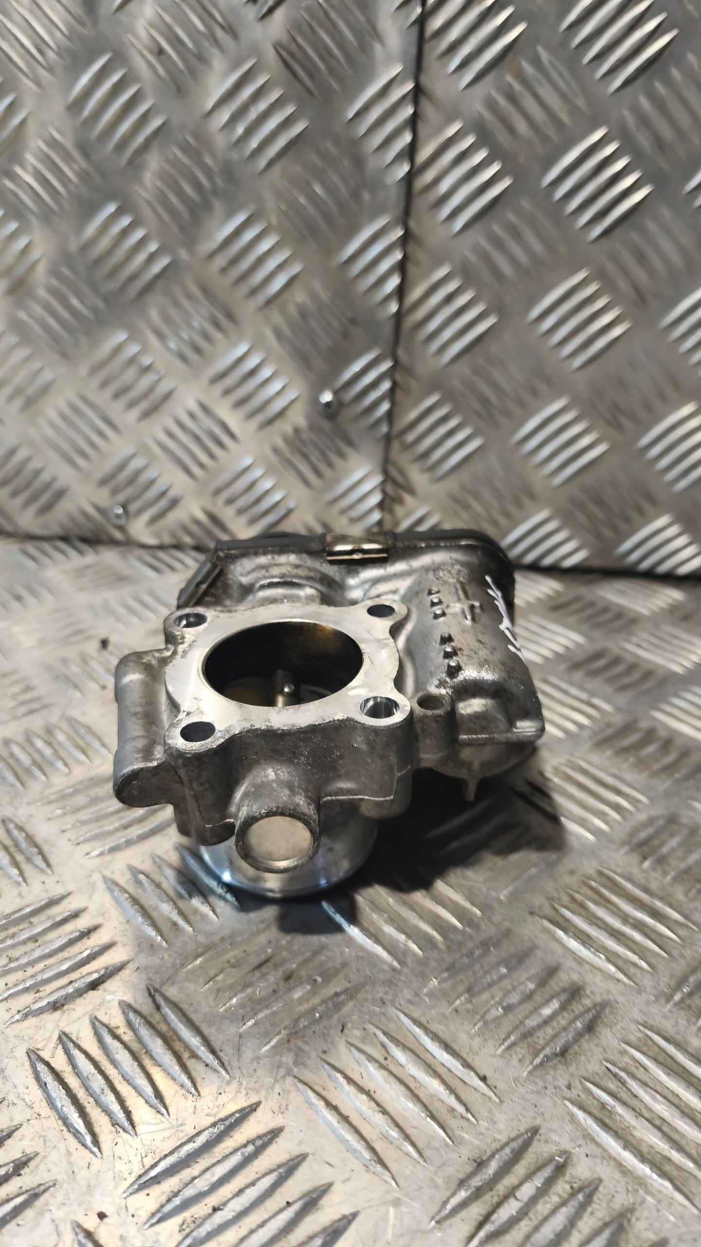 valvola a farfalla OPEL CORSA E 1.4B 2018r 55562270