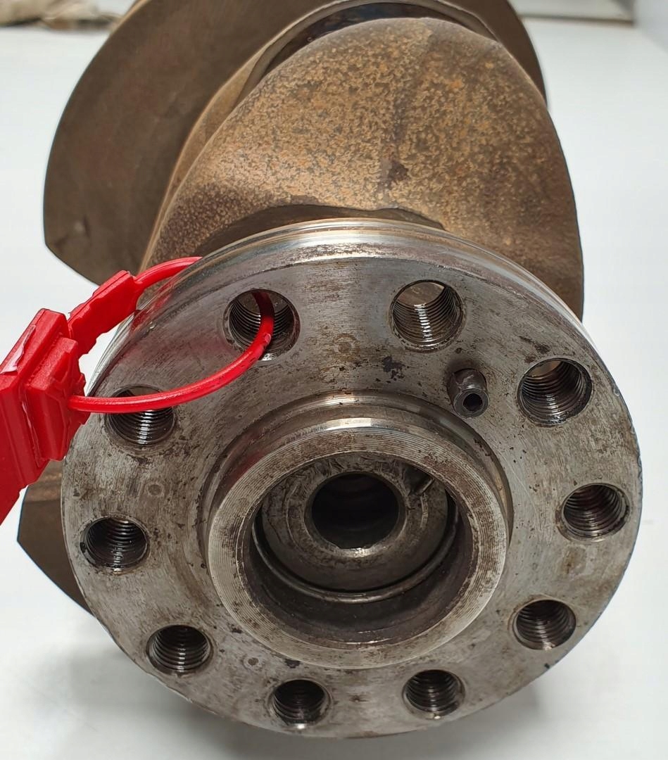 WAŁ KORBOWY VOLVO 940 960 3.0 B6304F Numer katalogowy części B6304F