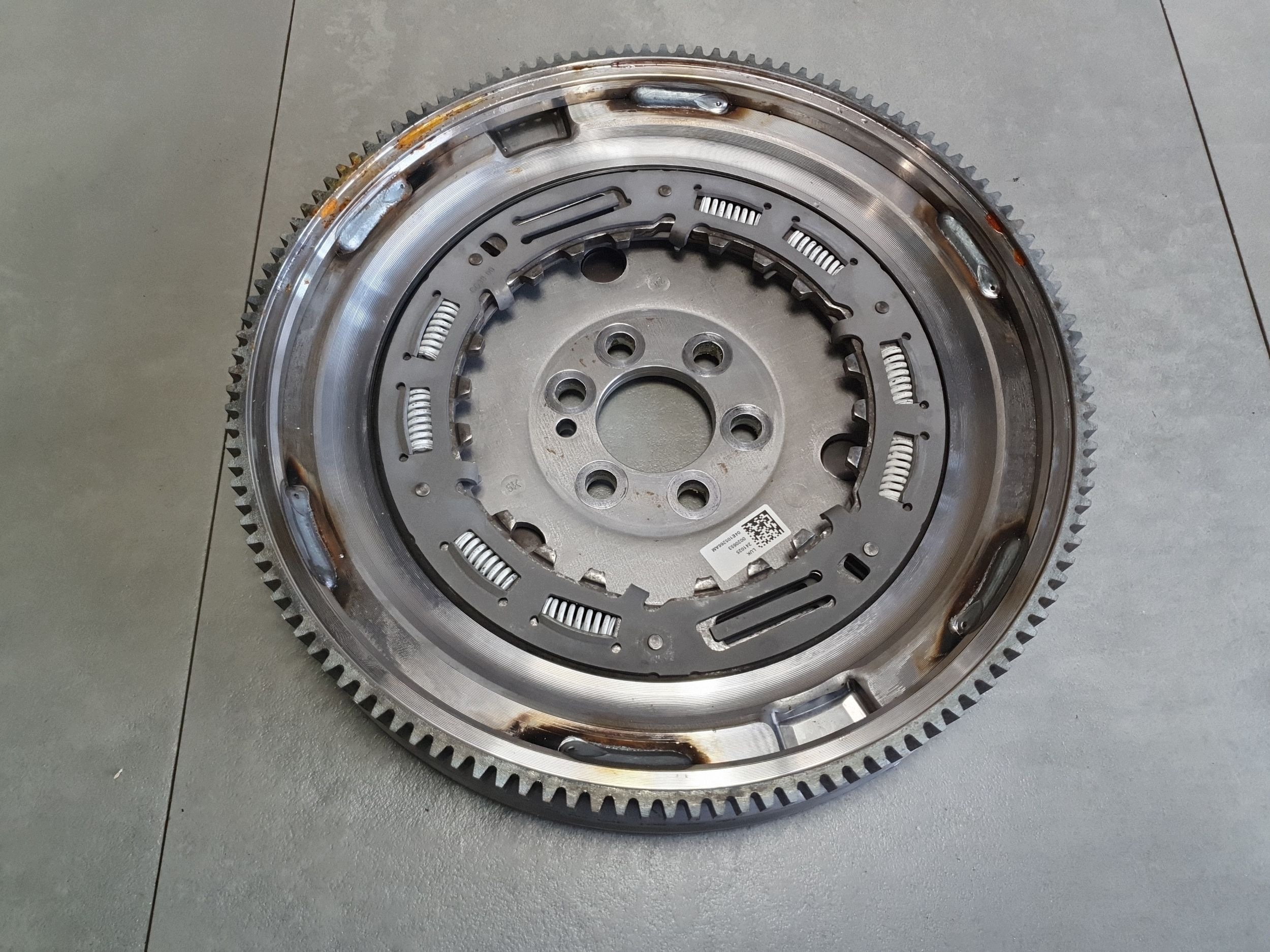 Audi A3 8Y 1.5 tsi wheel flywheel flywheel 04E105266AM