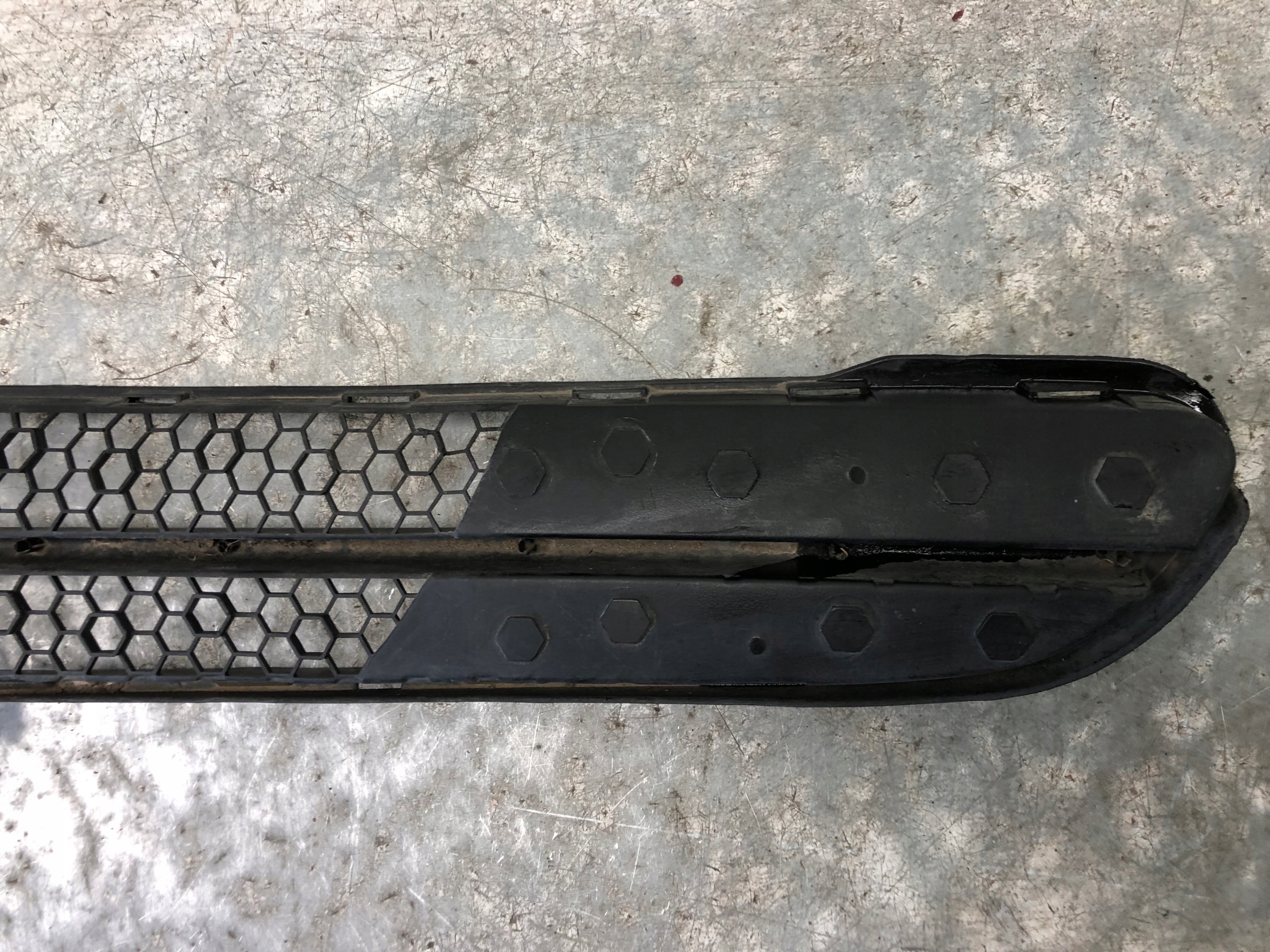 grid of a bumper front PEUGEOT 106 9624752980