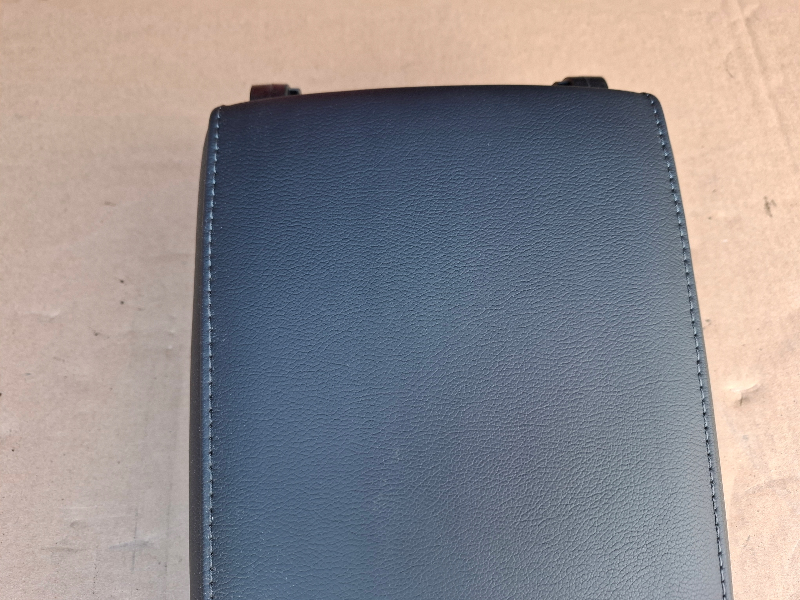 armrest HONDA CRV V 22r leather