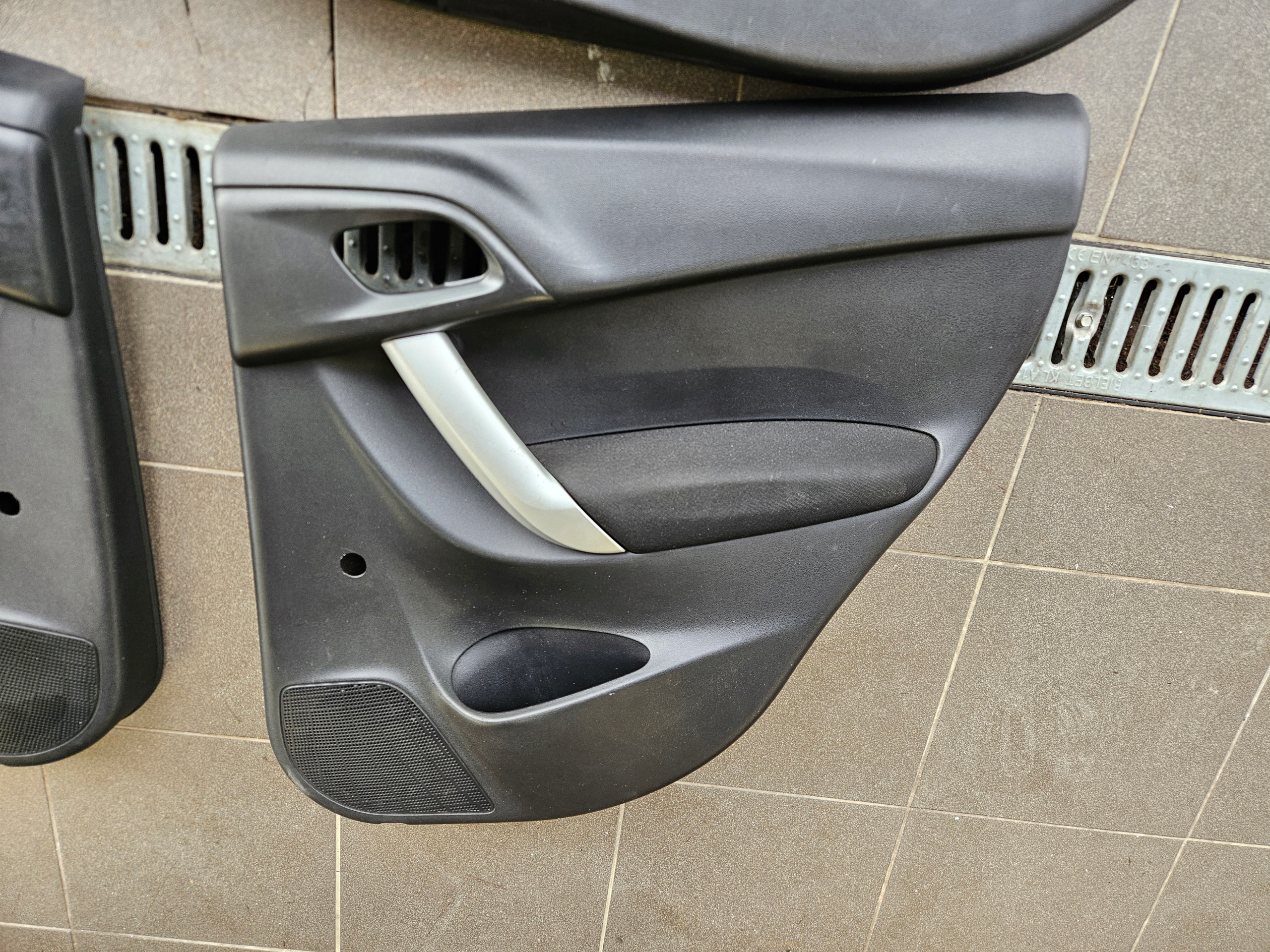 upholstery side for door CITROEN C3 II 2010