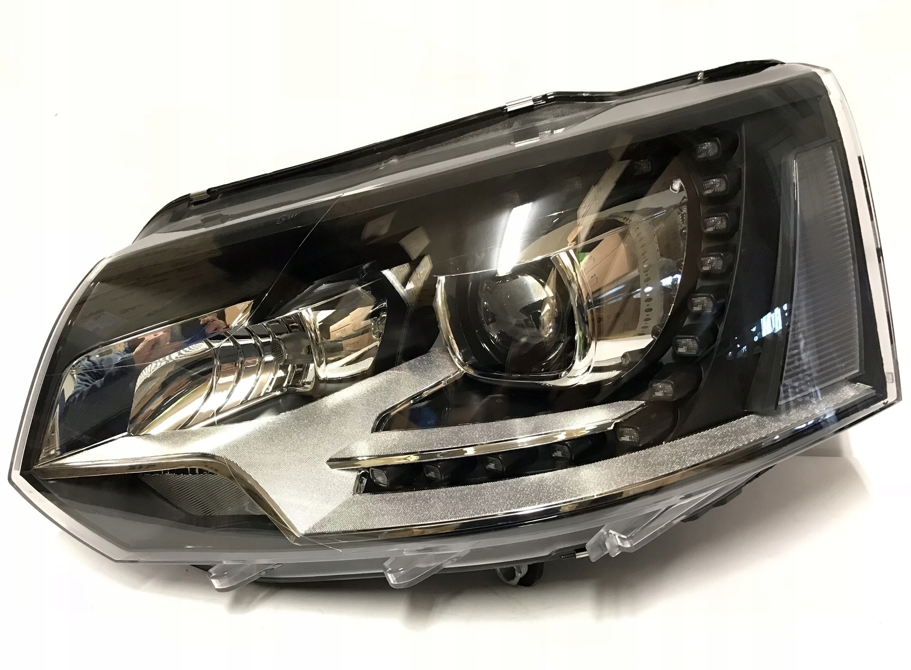 VW TRANSPORTER T5 11-15 БІ КСЕНОН D3s LED ЛІВИЙ