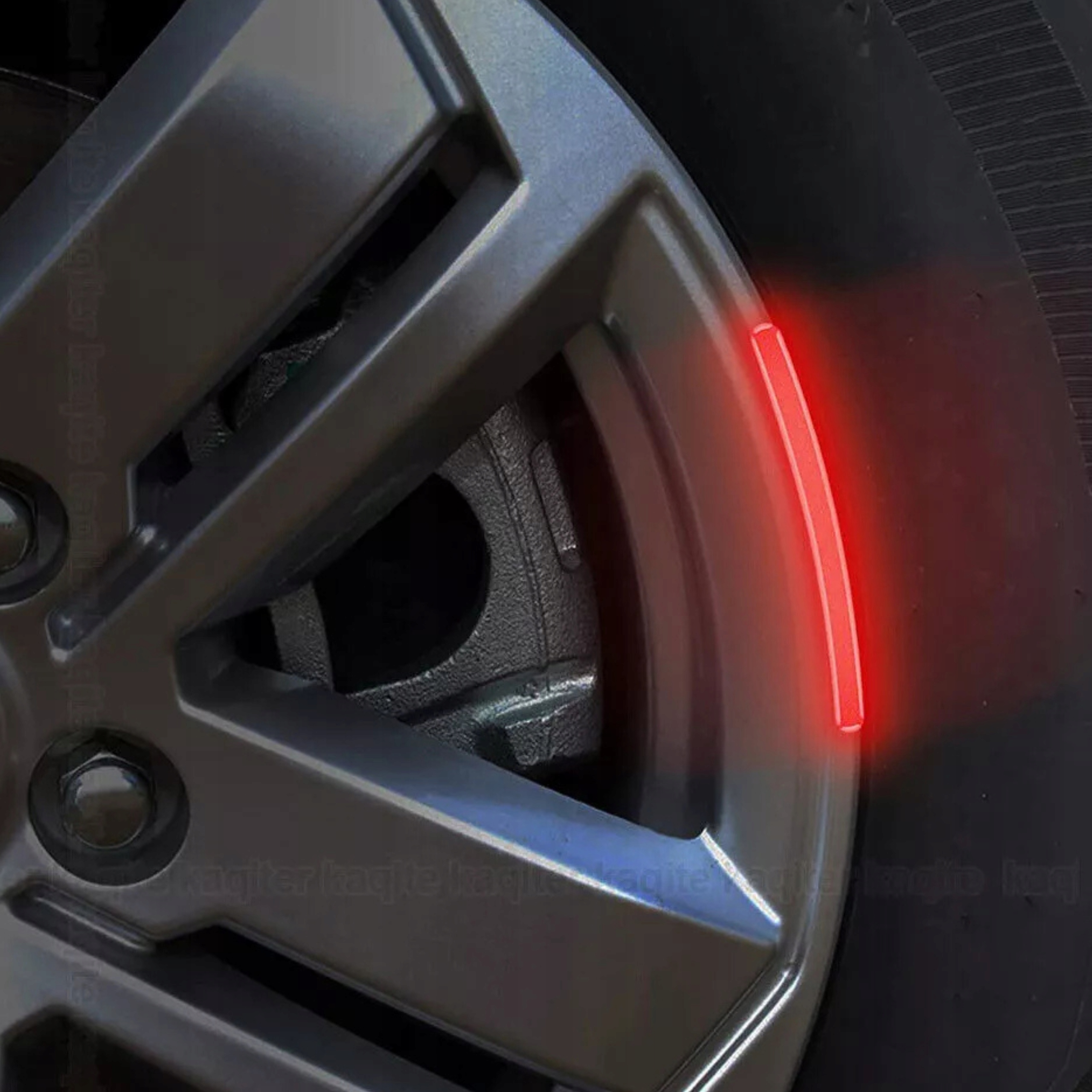 NAKLEJKI ODBLASKOWE NA KOŁA OPONY ODBLASKI NA ROWER MOTOR CZERWONE 20SZT Marka Gearox