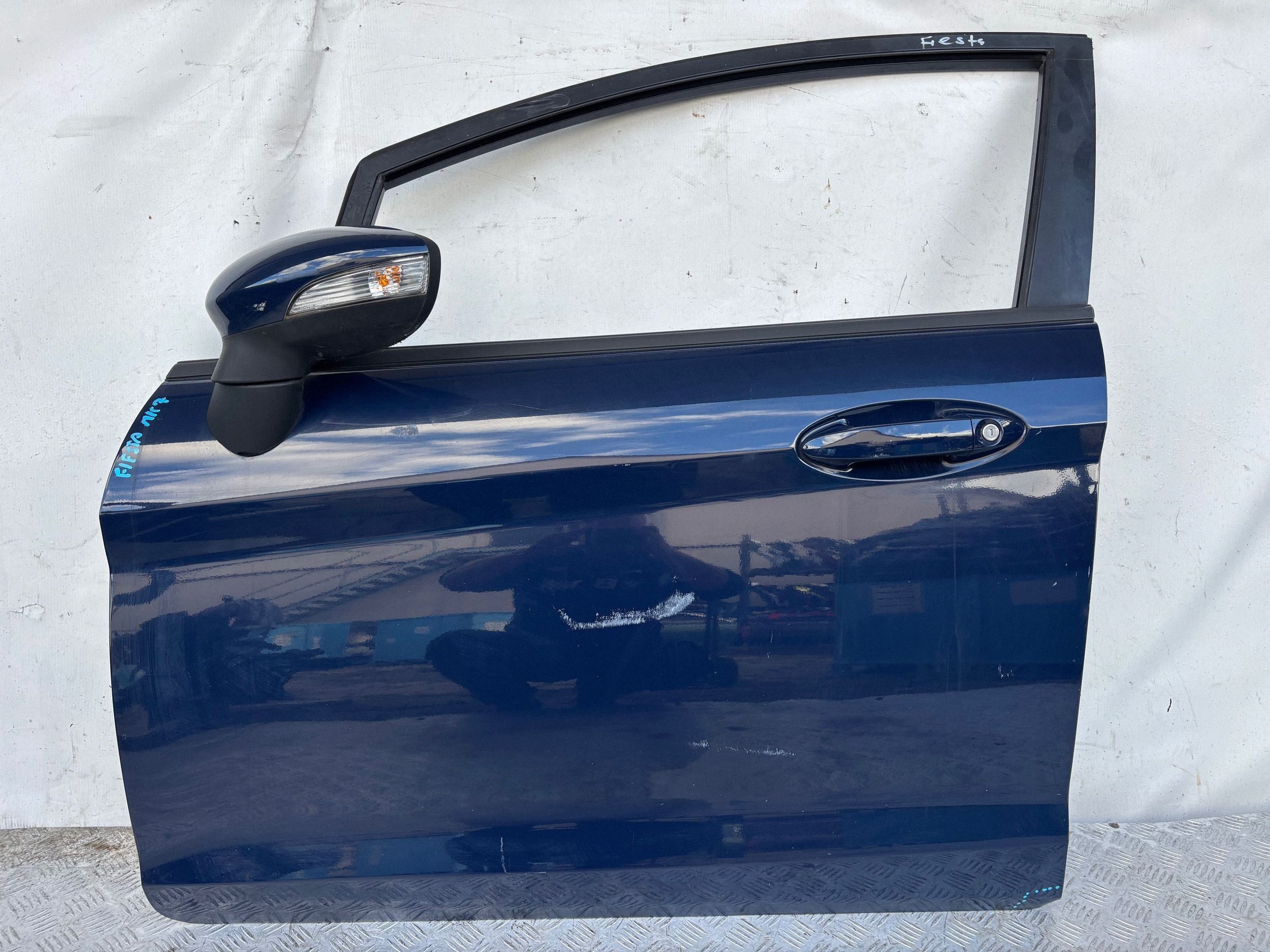 door front front left FORD FIESTA MK7 09