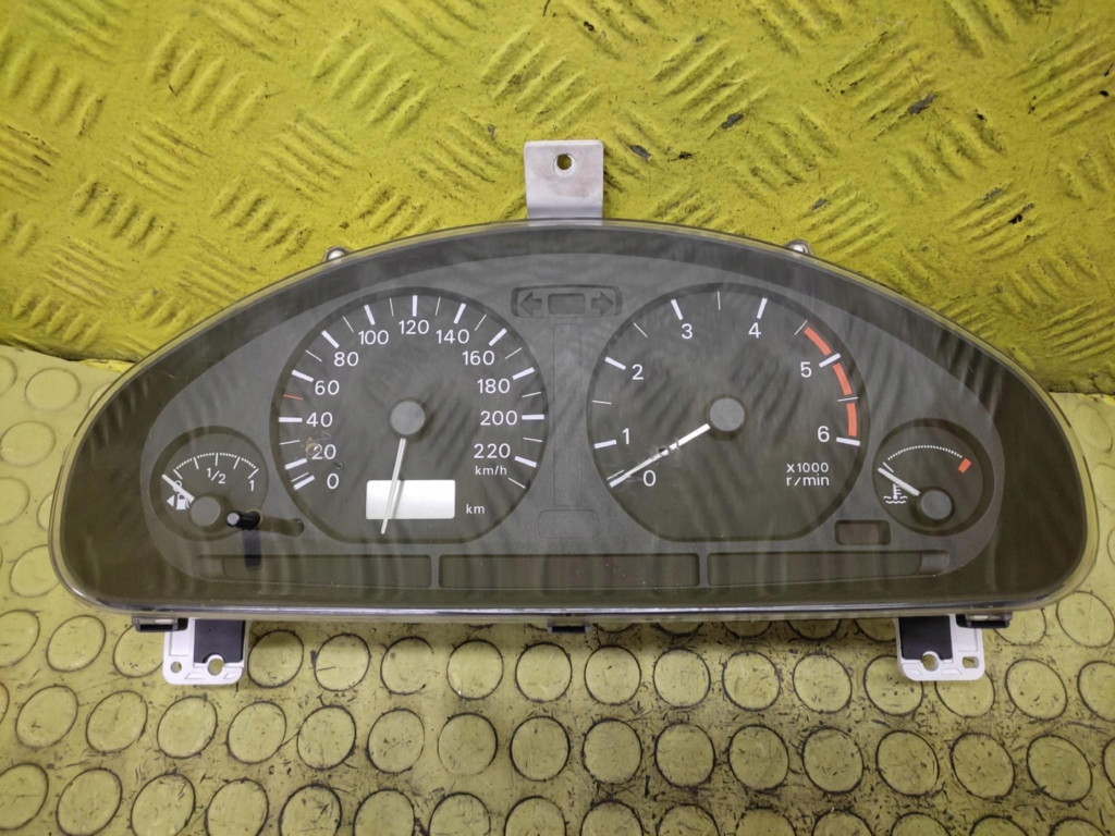 MITSUBISHI SPACE STAR 1.9 DCI dials MR480209