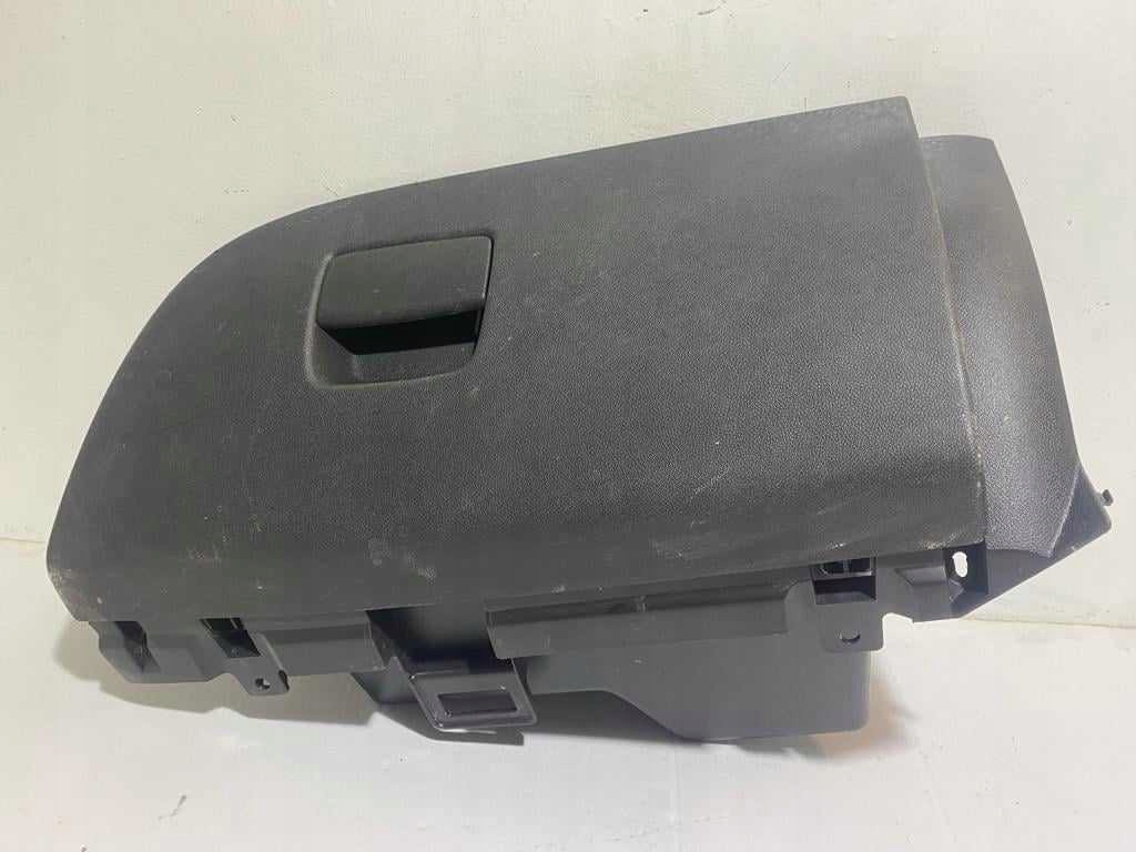 бардачок пассажира перед opel ADAM европа 39076782