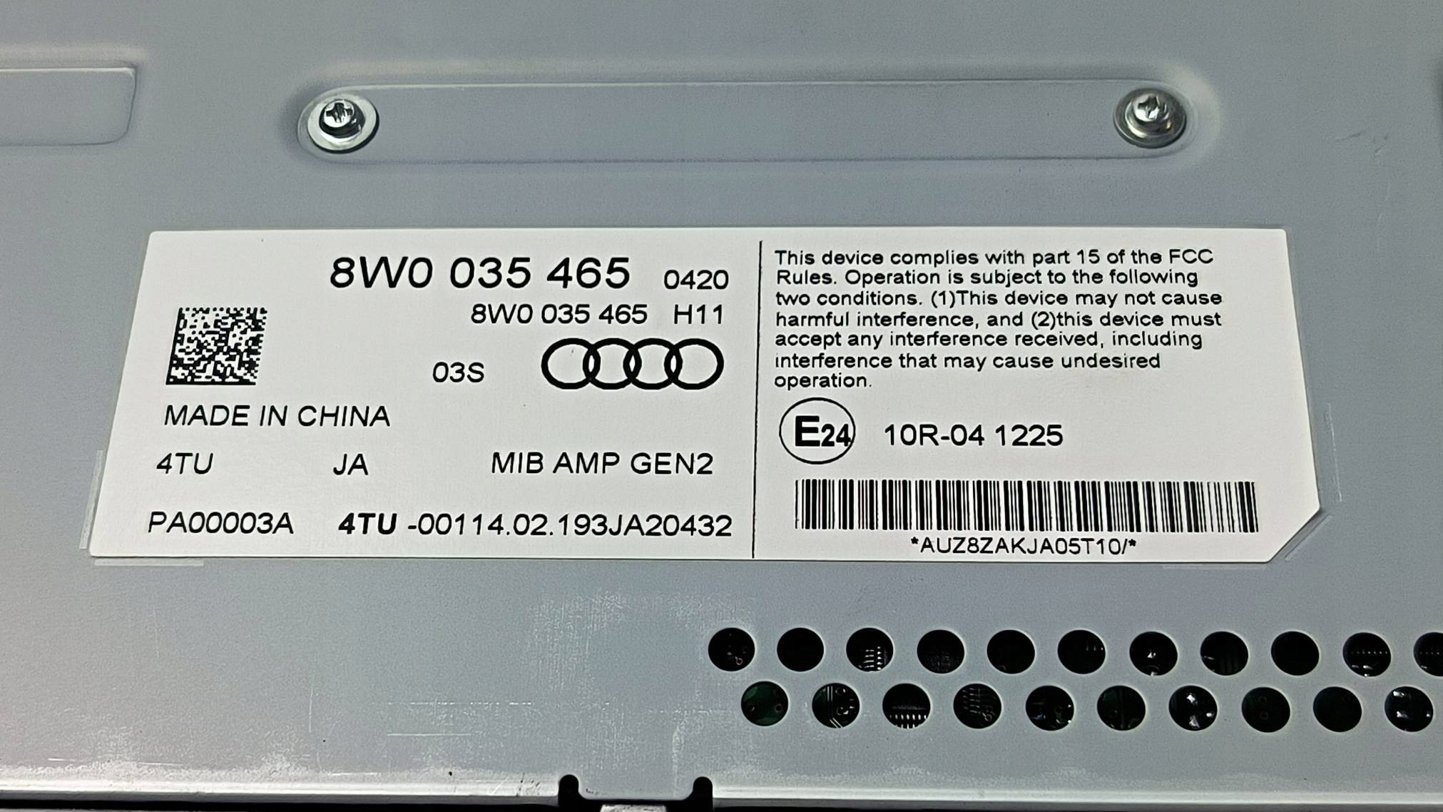erősítő 8W0035465 AUDI A4 B9