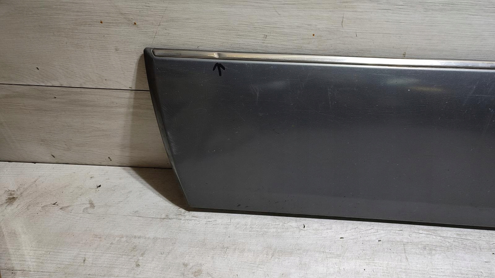 moulding door left front Mercedes w124