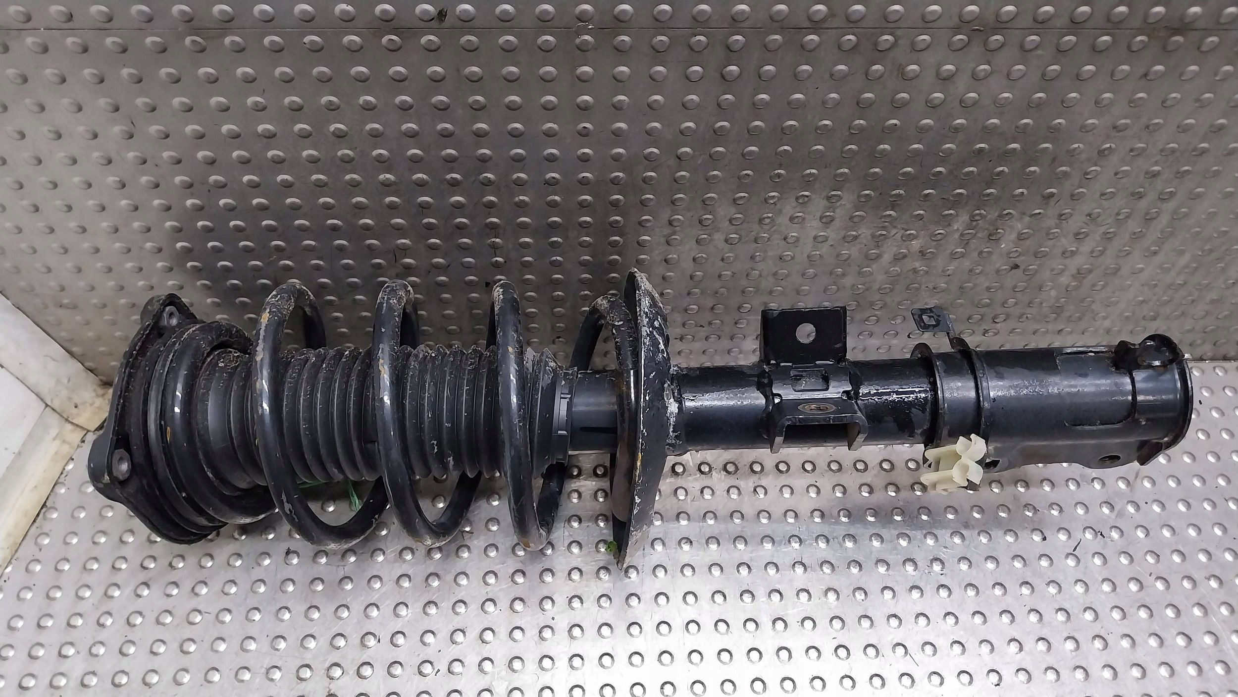 shock absorber left front A6393206013 MERCEDES VITO VIANO W639